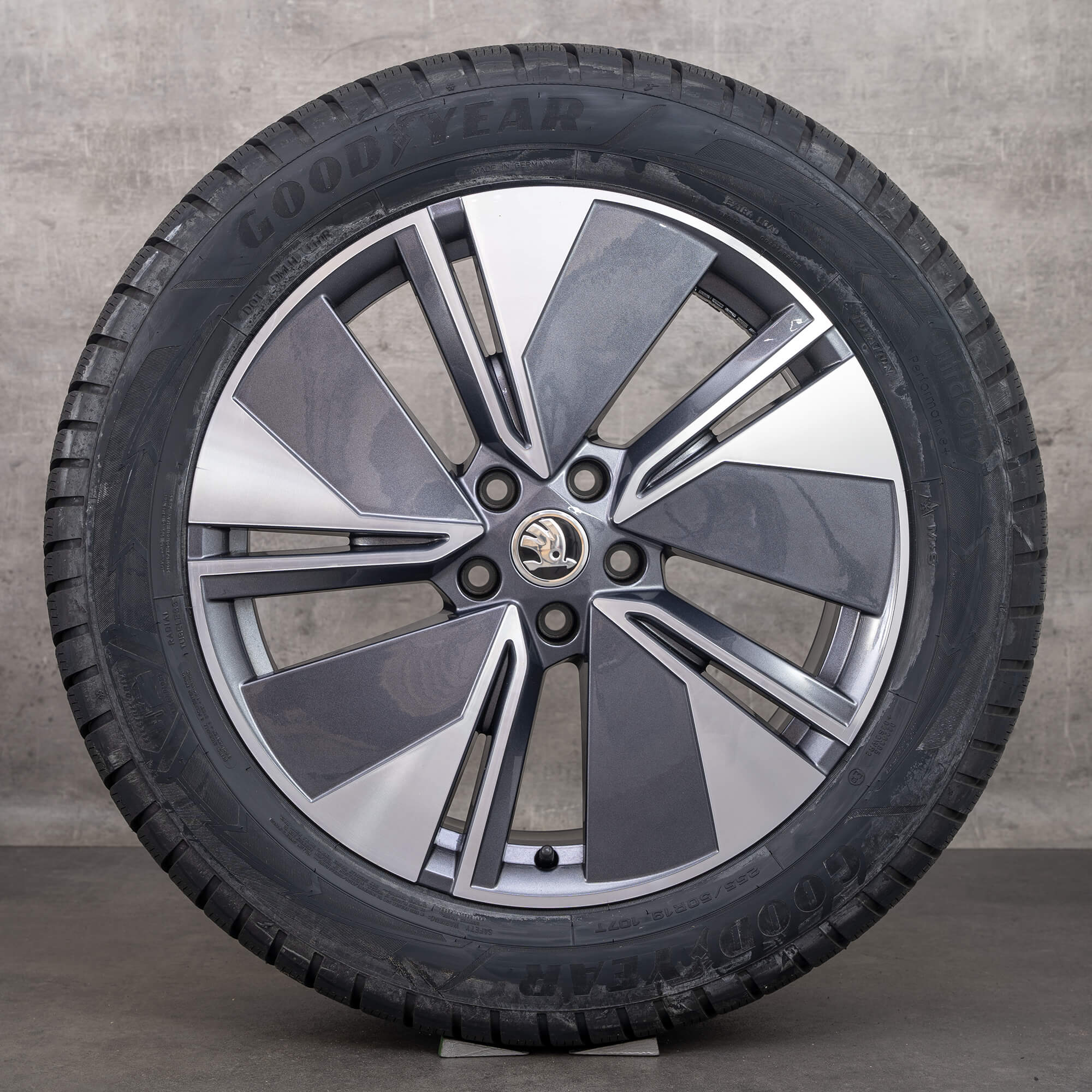 Winterreifen Für Skoda Yeti 2.0 Tdi 4x4 Skoda 19 Zoll Felgen Enyaq iV Regulus Winterreifen Winterräder 5LA601025A