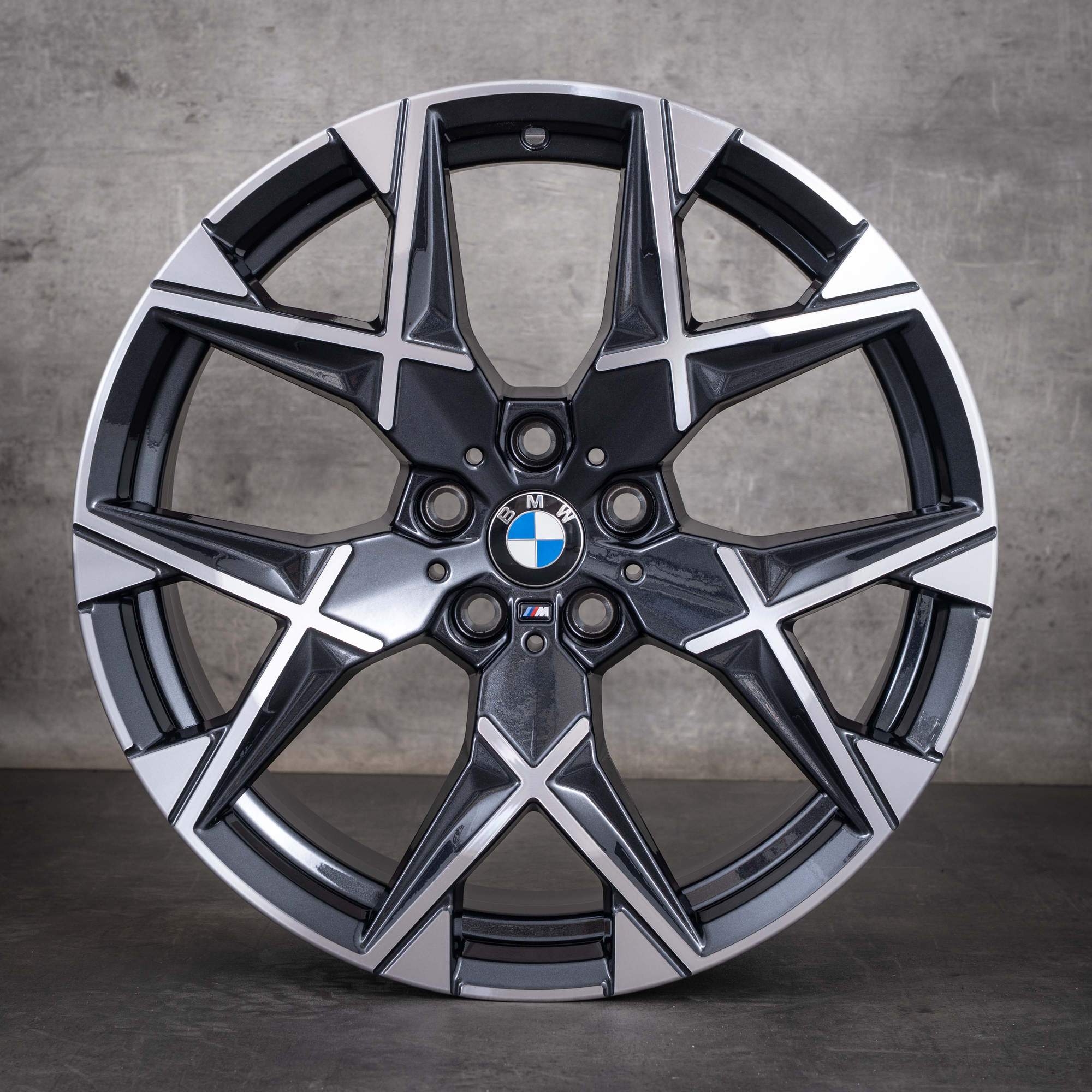 Oryginalne felgi BMW serii 7 i7 X3 19 cali G70 G45 Styling 1035 M 5A6F100 midnight grey Polerowane NOWE