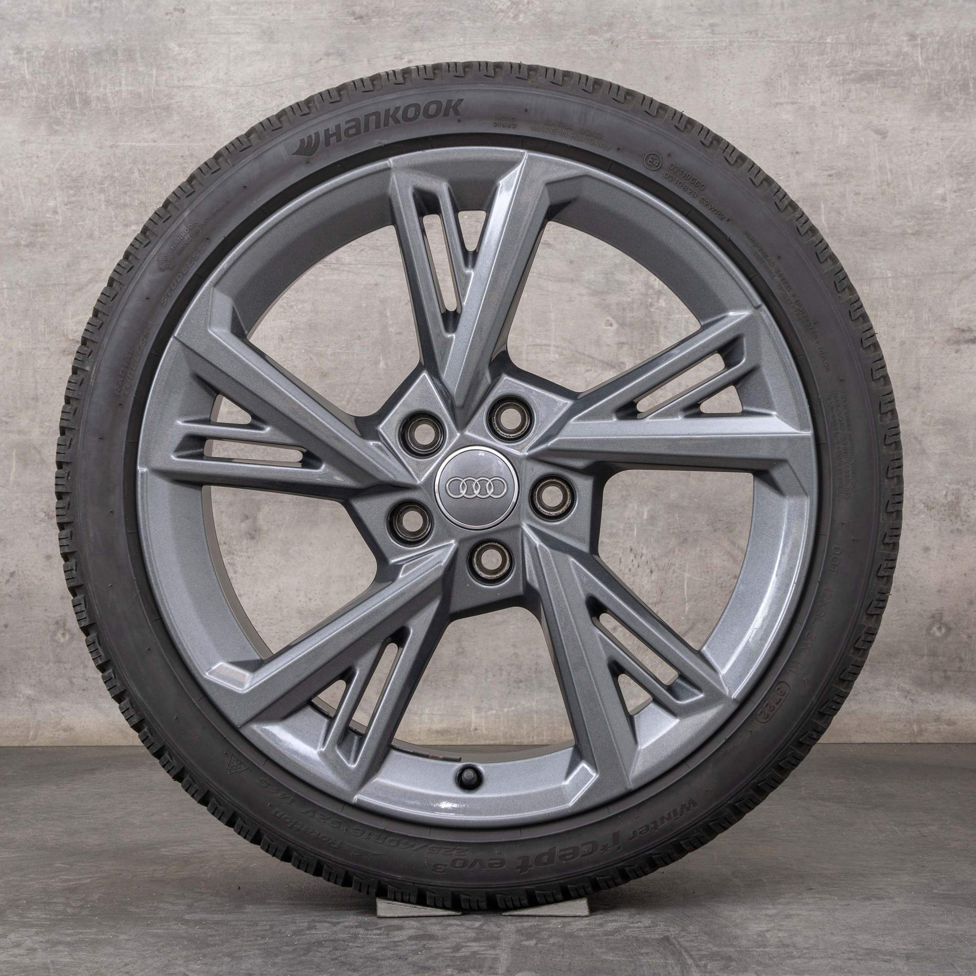 Llantas originales Audi A3 S3 18 pulgadas 8Y ruedas de verano 8Y0601025G titanium gloss