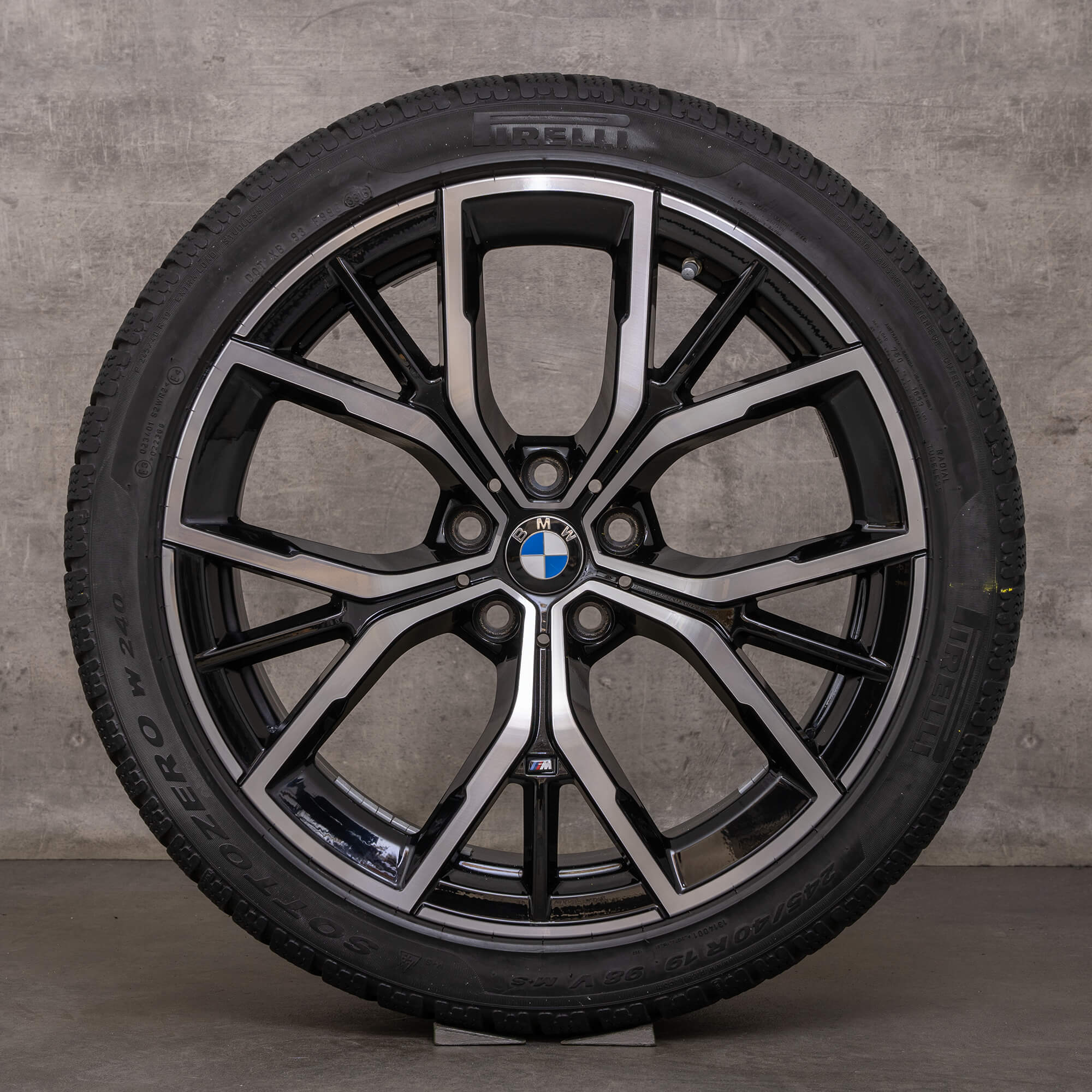 Original BMW 5er Winterkompletträder 19 Zoll G30 G31 Felgen 8747406 8747405 schwarz glanzgedreht