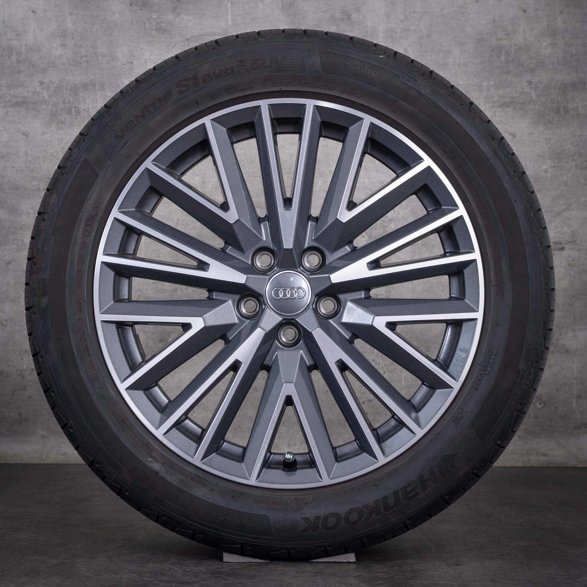 Original Audi Q3 Felgen 19 Zoll II F3 Sommerräder 83A601025L titan glanzgedreht