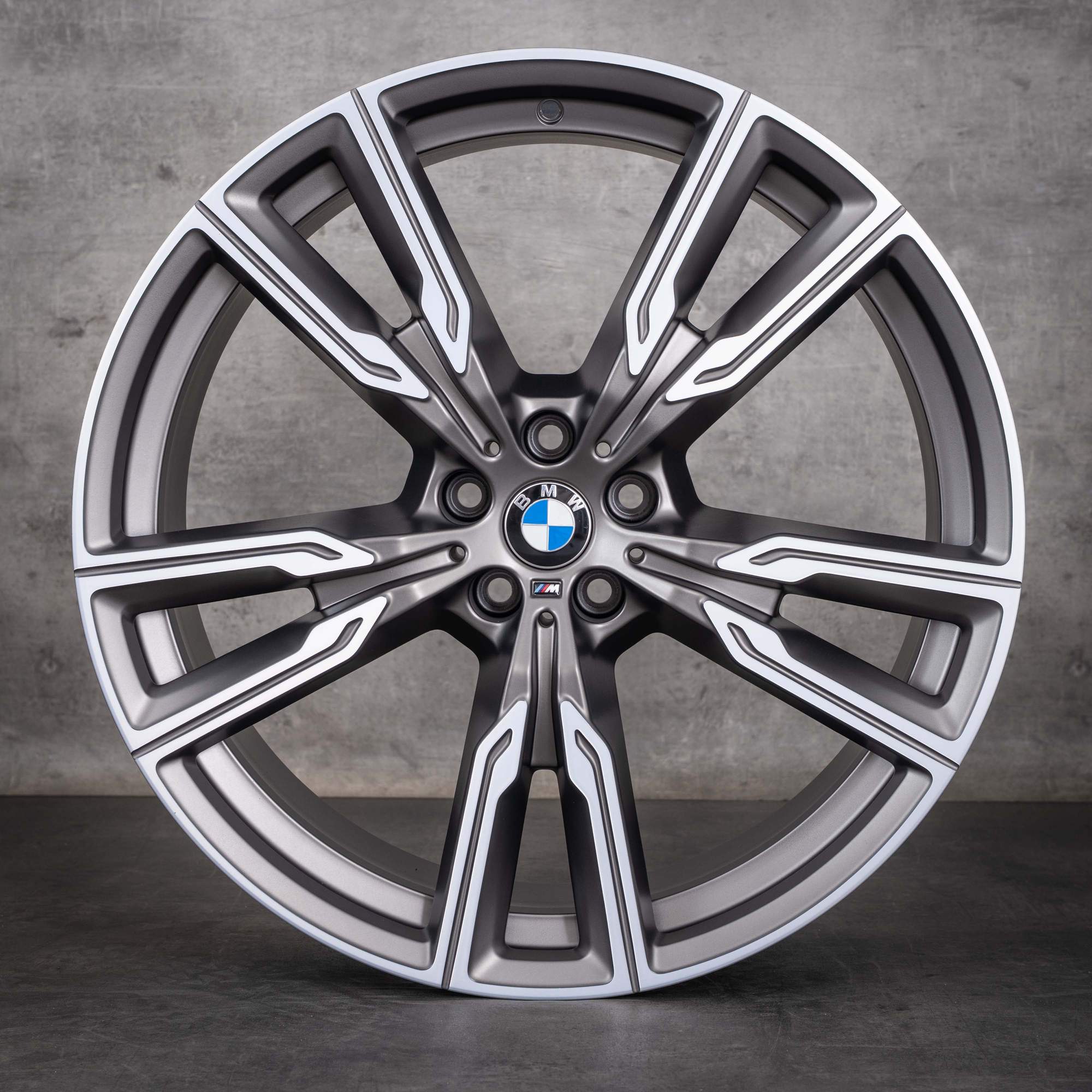 Oryginalne felgi BMW X5 X6 22 cale G05 G06 Styling 747 M 8072002 8072003 w kolorze cerium grey, Polerowane na wysoki połysk, NOWE