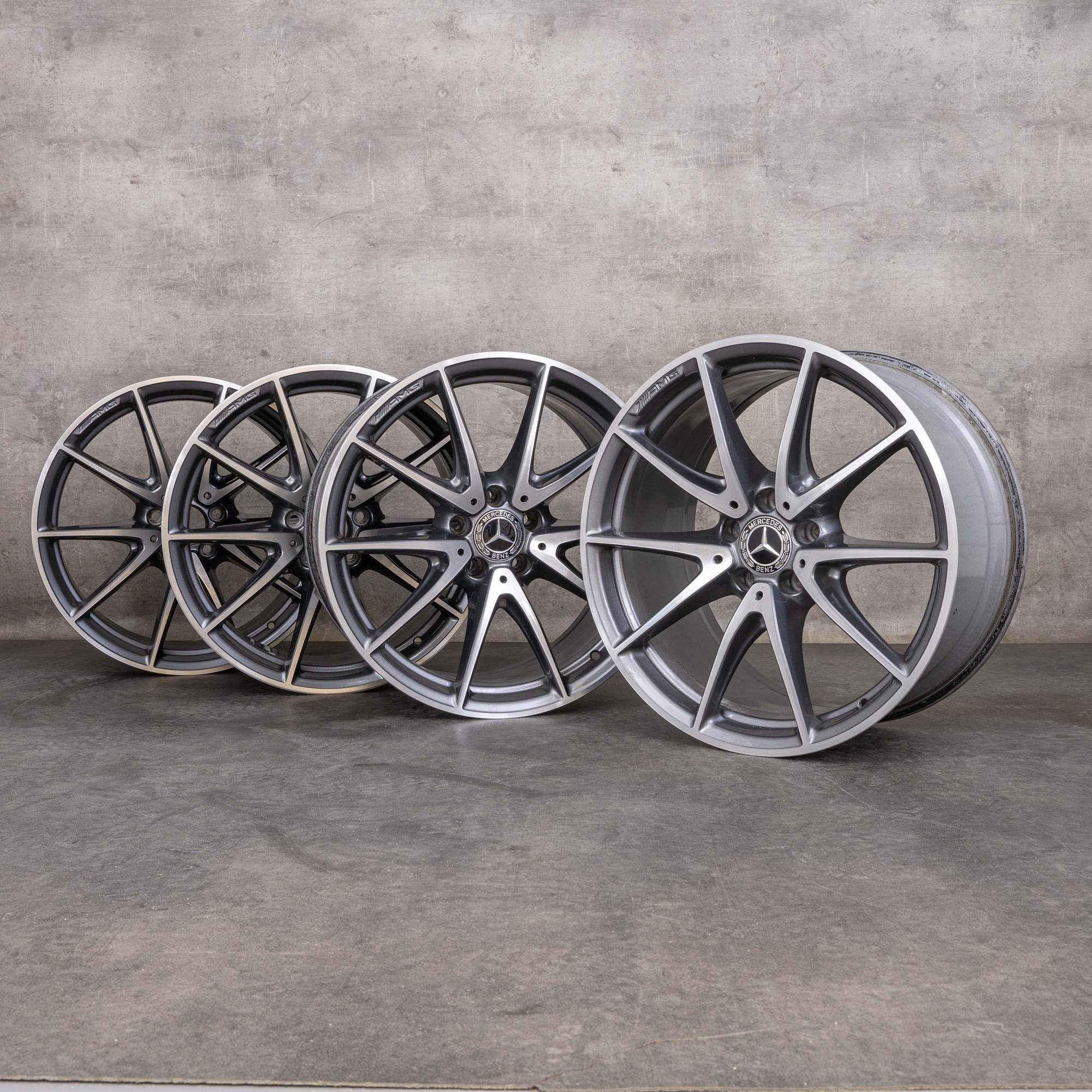 Originale Mercedes Benz E-Klasse E63 & S AMG felger 19 tommer W213 S213 A2134012600 A2134014600 himalaya grå frontpolert