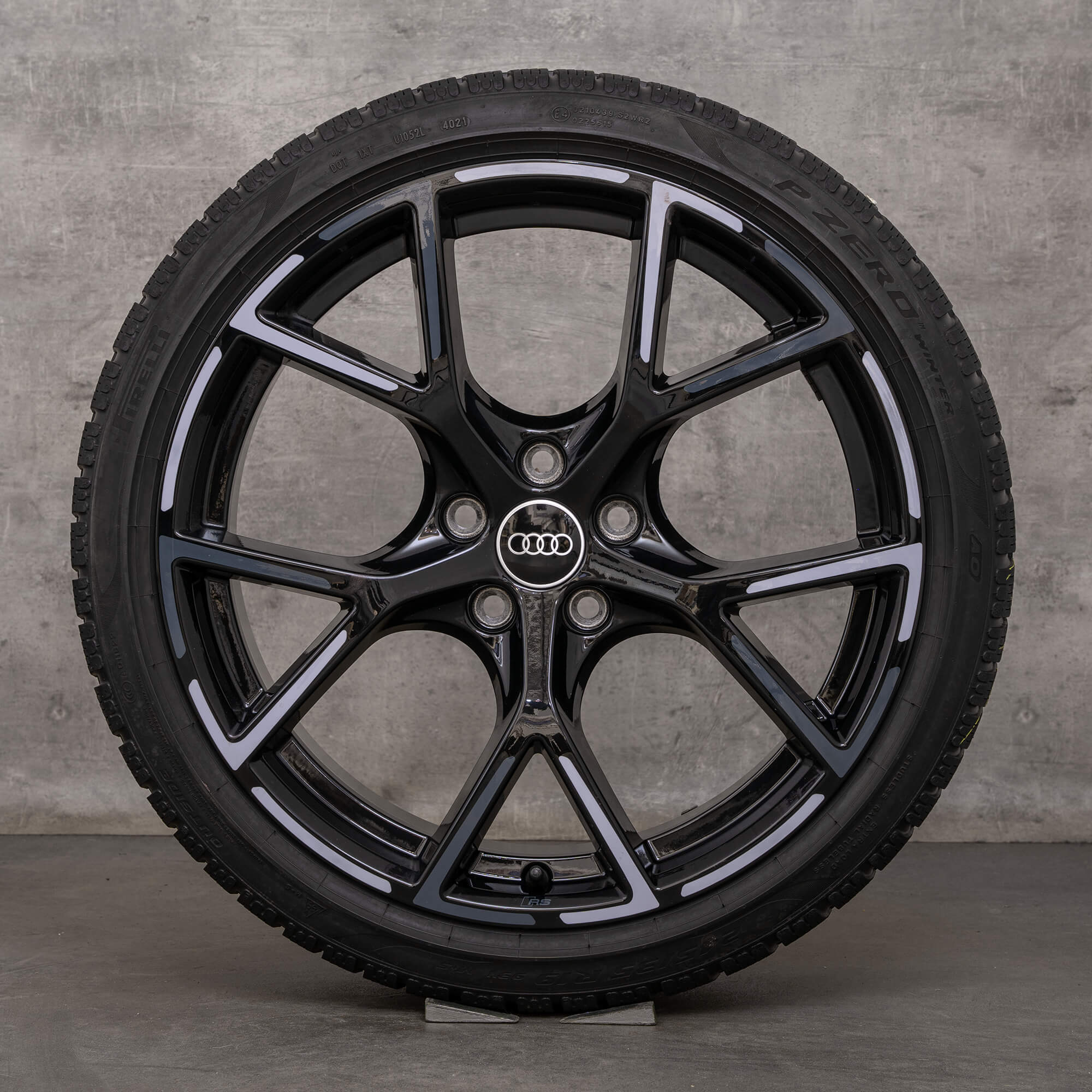 Original Audi RS3 Winterräder 19 Zoll 8Y Felgen 8Y0601025BP 8Y0601025BQ schwarz