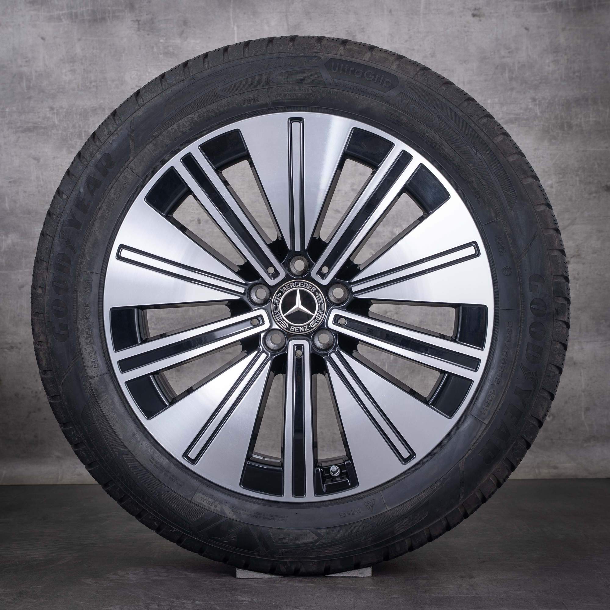 OEM Mercedes-Benz EQS 19inch V297 winter wheels A2974010600 black diamond cut