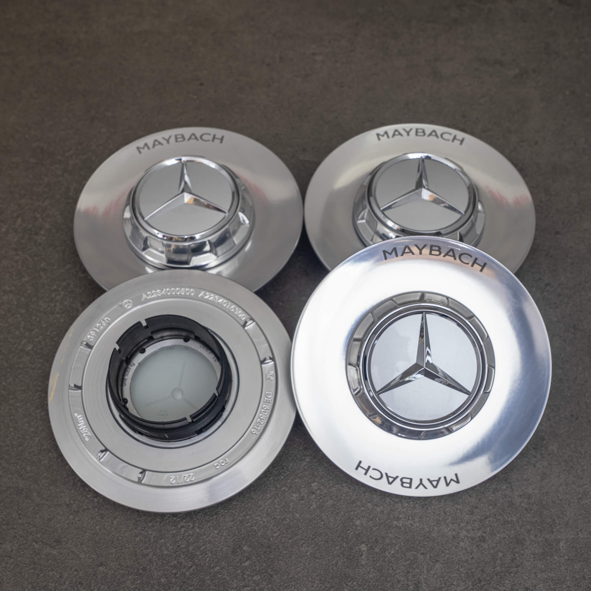 Oryginalna chromowana nakładka piasty do Mercedesa Maybach Klasy S W223 nr kat. A2234000500 NOWA