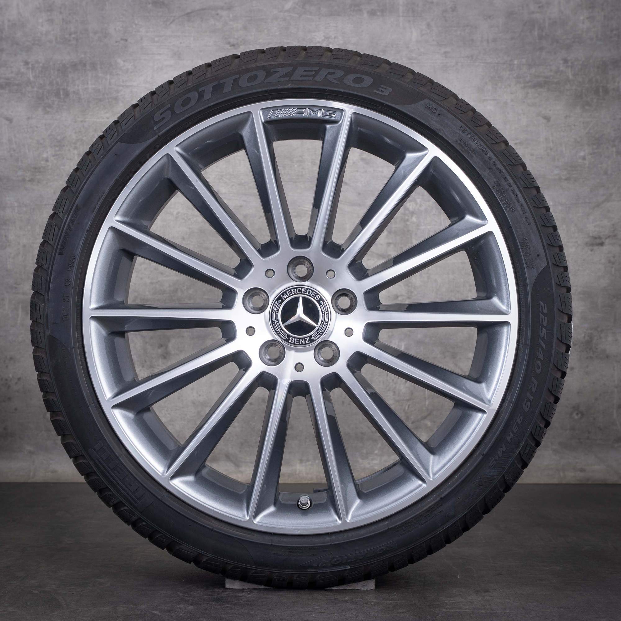 Original Mercedes-Benz A- och B-klass samt CLA vinterhjul 19 tum W177 V177 W247 C118 X118 fälgar A1774011600 himalaya grey, frontpolerade