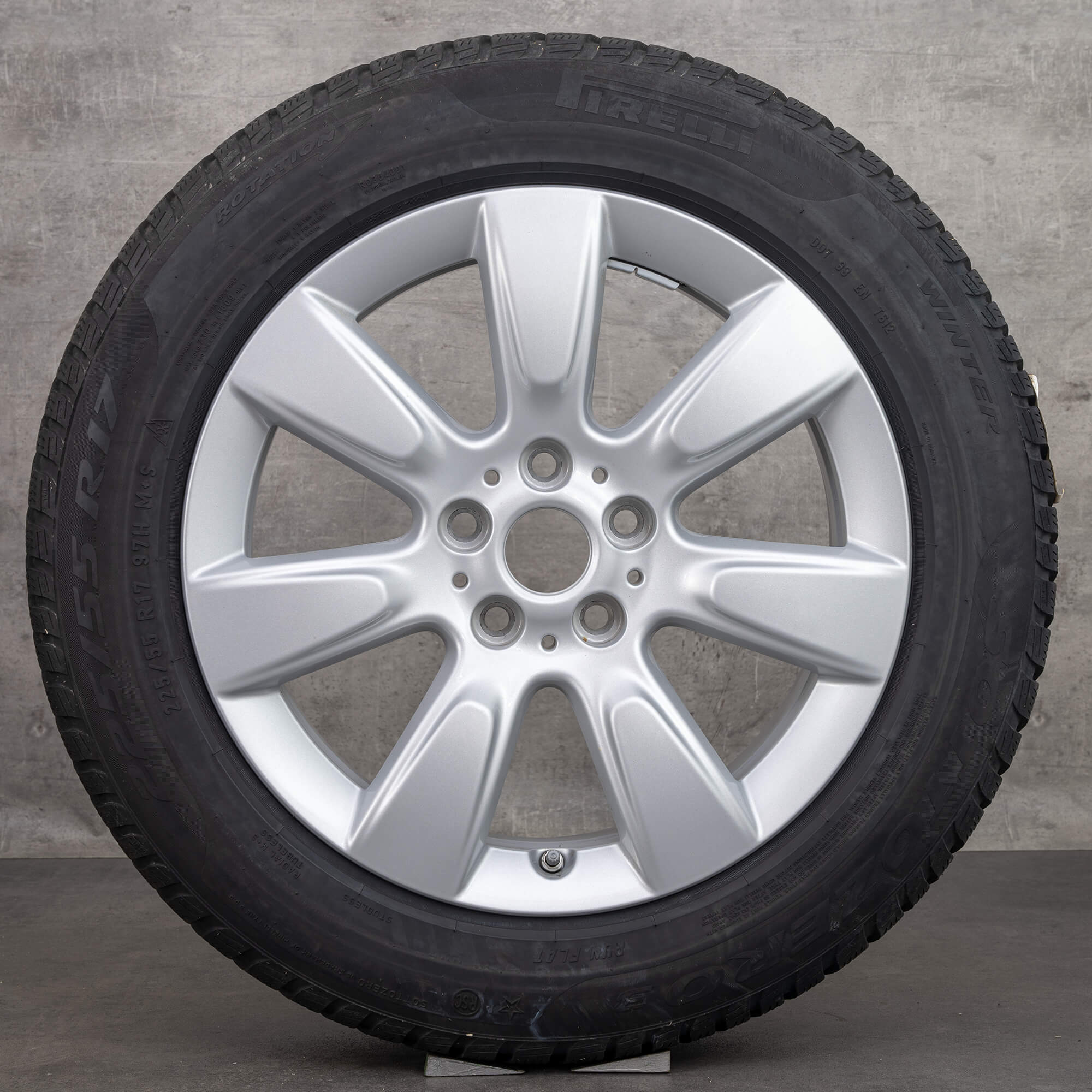 Alkuperäiset Mini Countryman F60 -talvirenkaat 17 tuumaa Spoke 530 -vanteet 6868276 hopea
