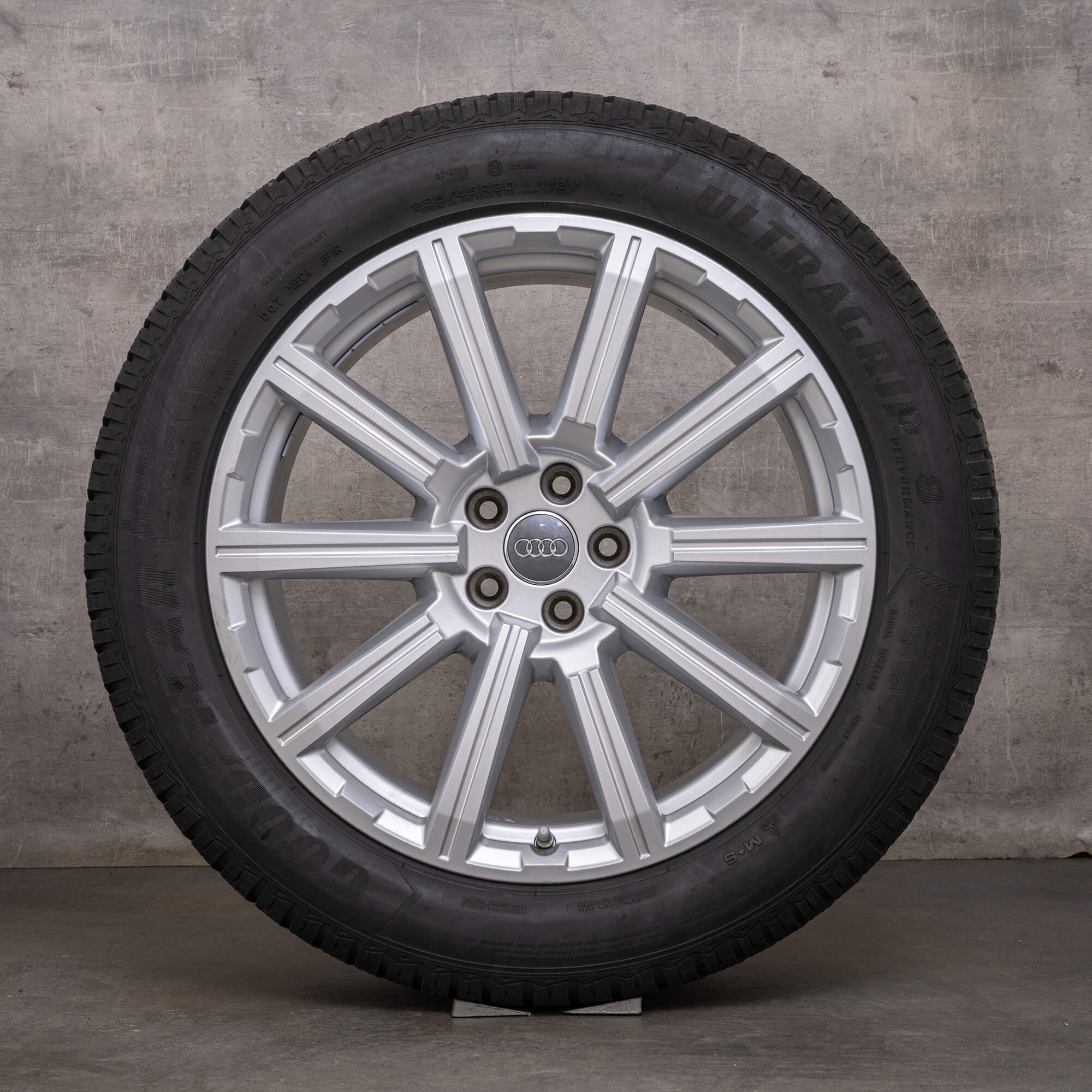 Oryginalne koła zimowe Audi Q7 SQ7 20 cali 4M felgi 4M0601025AE srebrne
