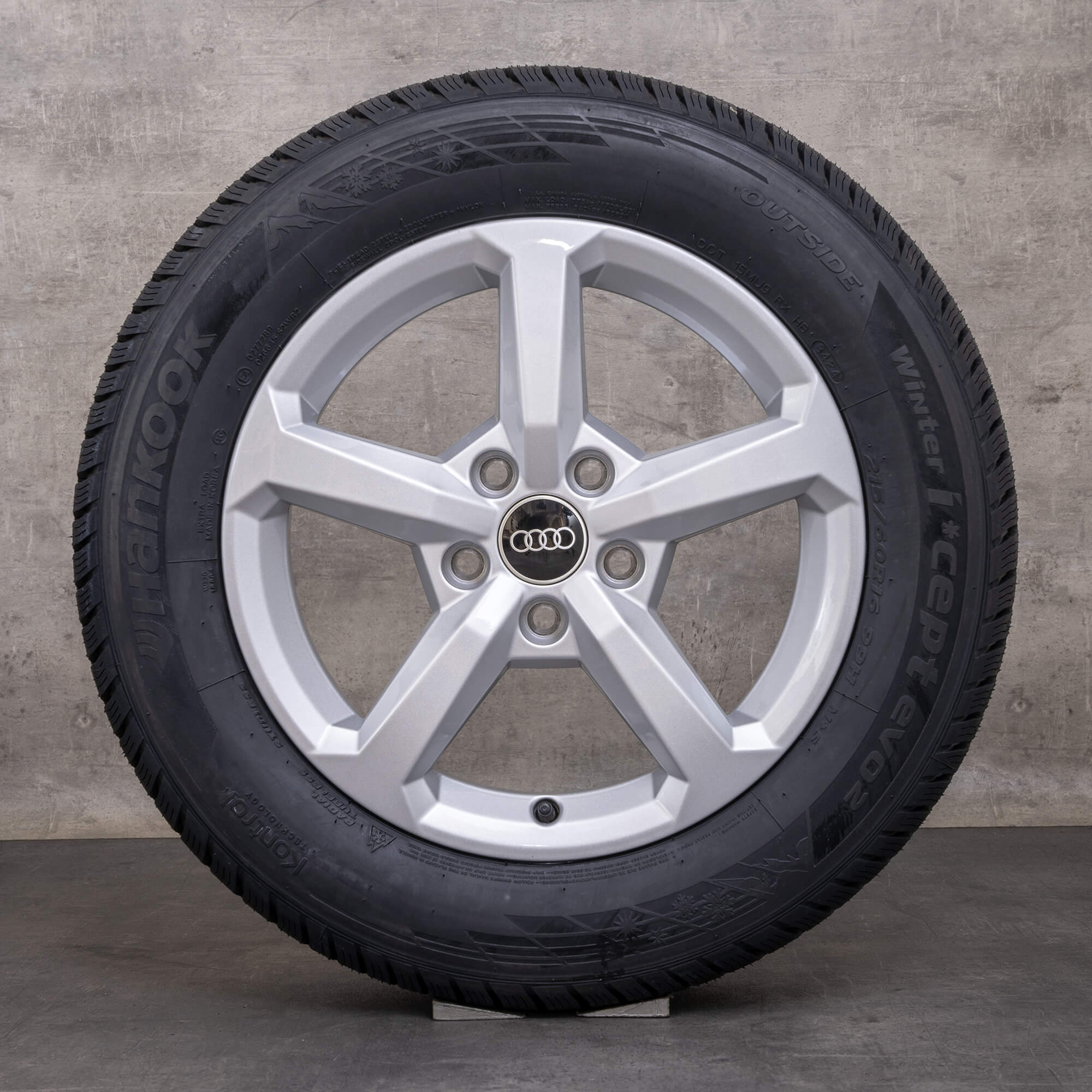 Alkuperäiset Audi Q2 talvirenkaat 16 tuuman GA-vanteet 81A601025 hopea