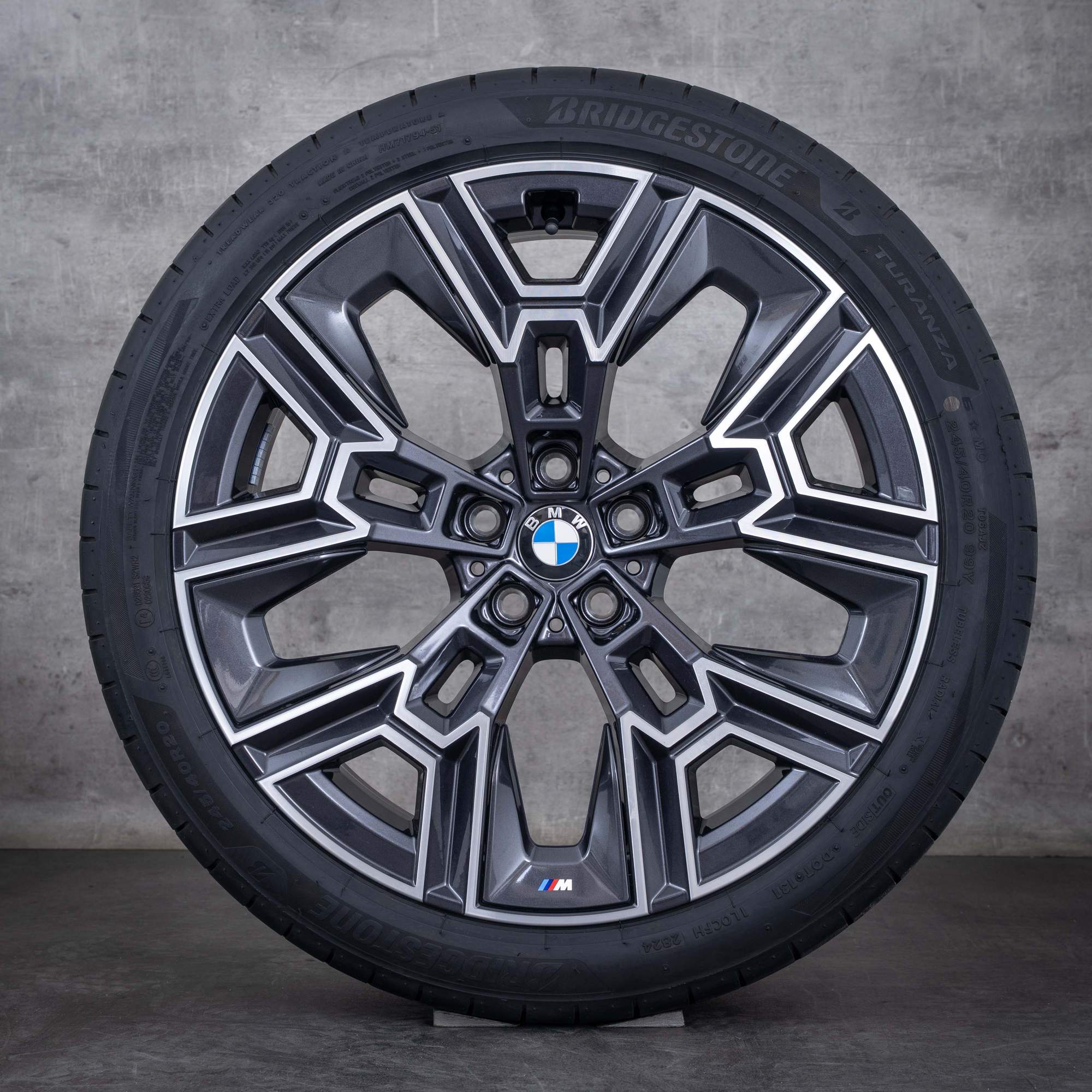 Oryginalne koła zimowe BMW serii 5 i5 20 cali G60 G61 stylizacja felg 939 M 5A324E8 5A324E9 midnight grey polerowane