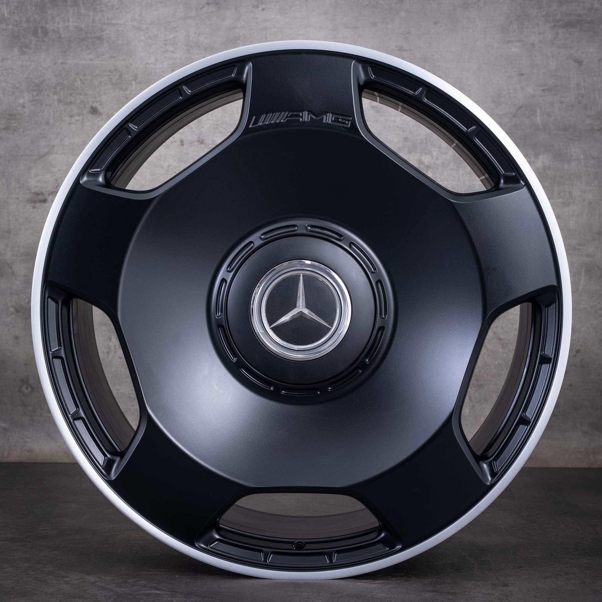 Oryginalne koła zimowe do Mercedes-Benz Klasy G G63 AMG 22 cale modele W463 W465 felgi monoblokowe A4634014100 czarne matowe z diamond cutem