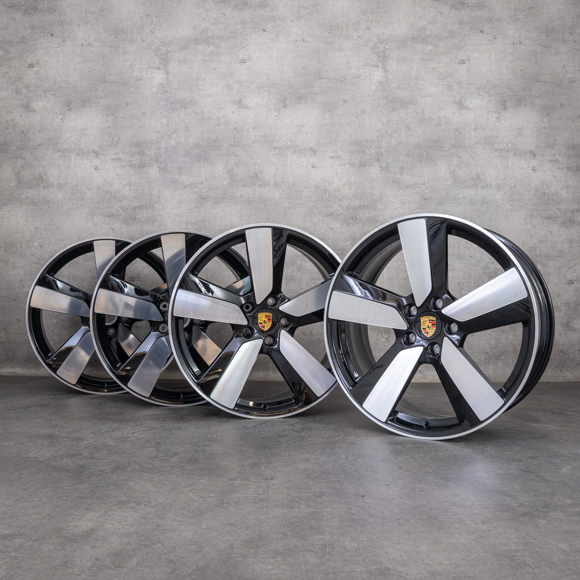Oryginalne felgi Porsche Macan Electric 22 cale 95C601025BH 95C601025BJ Sport Design czarne Polerowane NOWOŚĆ