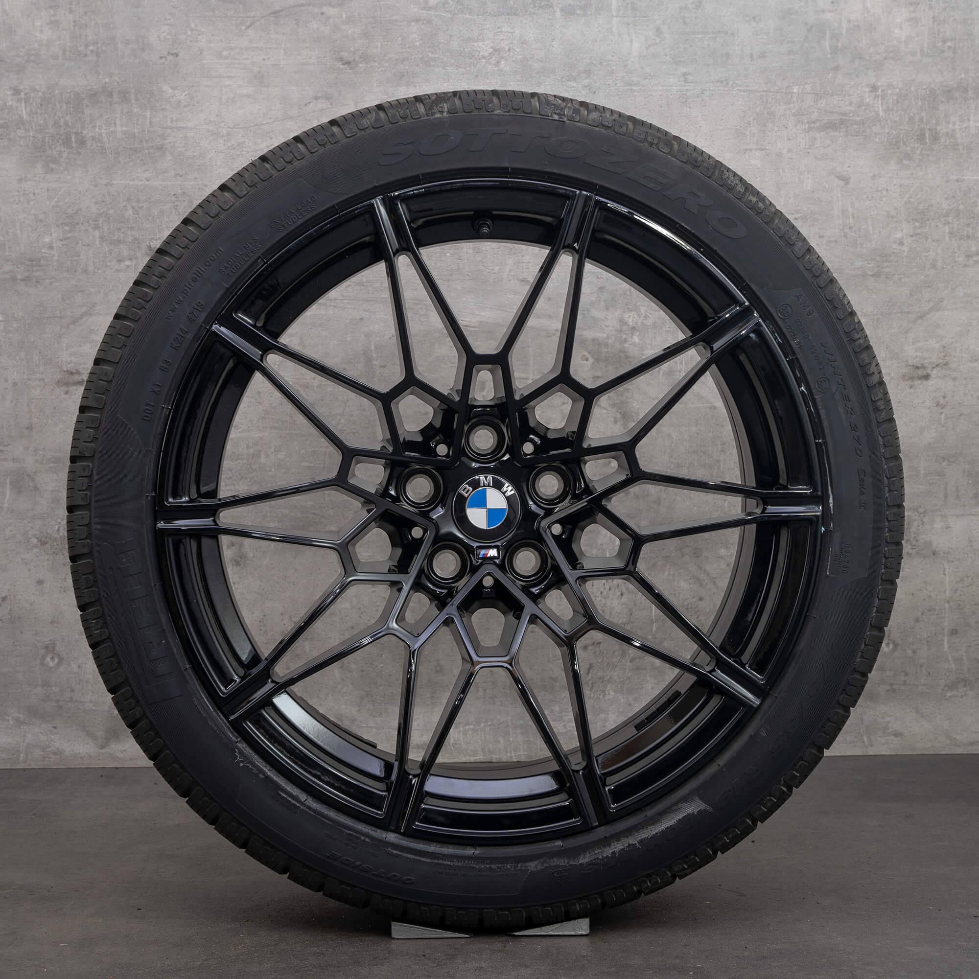 BMW 19 20 inch velgen M3 G80 M4 G82 styling M826 wintervelgen winterbanden