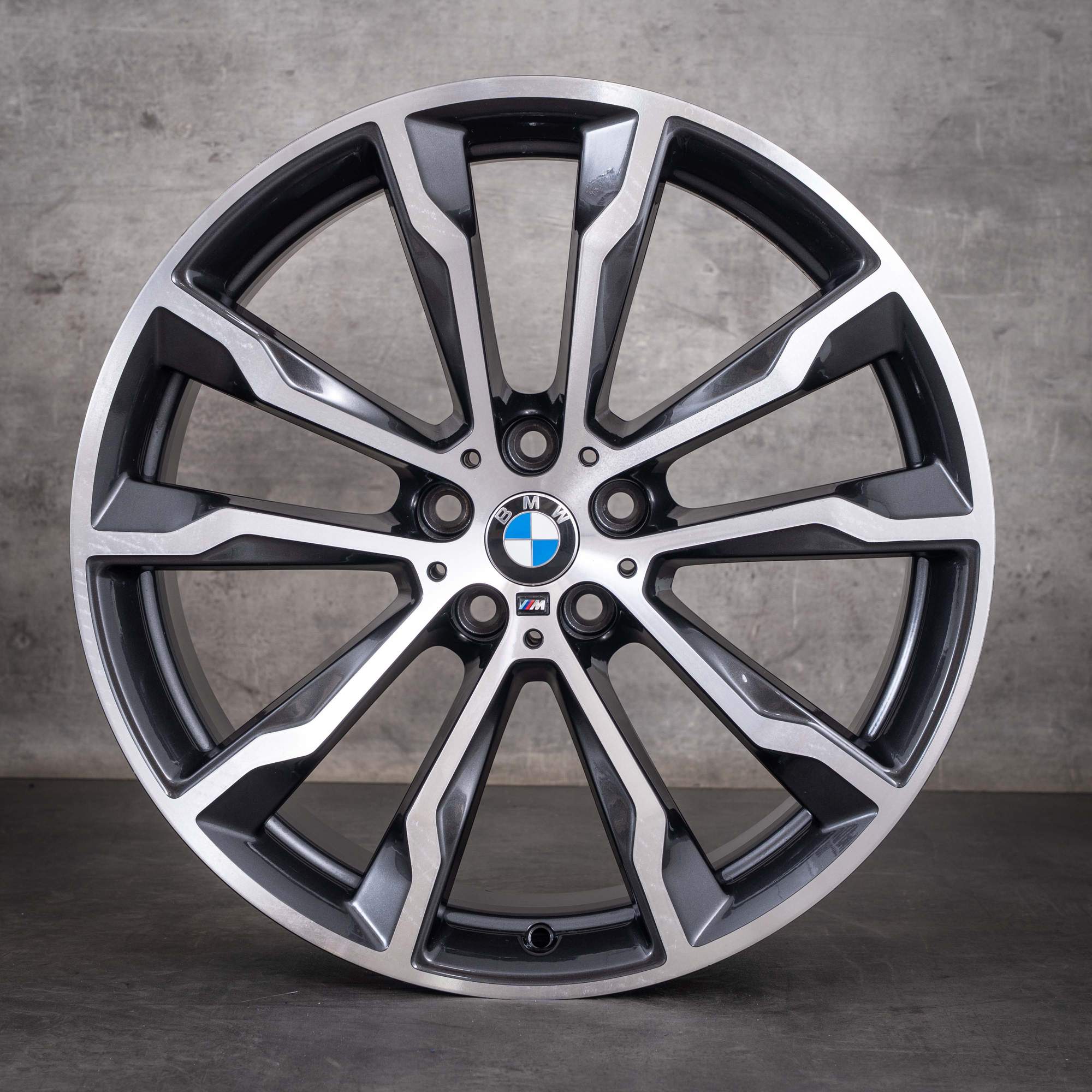 Oryginalne felgi BMW X3 X4 20 cali G01 G02 Styling 699 M 8010268 8010269 w kolorze orbit grey glanzgedreht