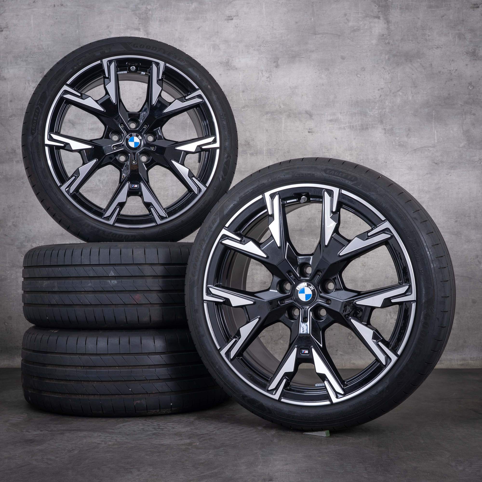 Oryginalne felgi BMW serii 1 i Serii 2 19 cali F70 F74 Gran Coupe opony letnie stylizacja 976 M 5A45267 czarne w technologii diamond cut