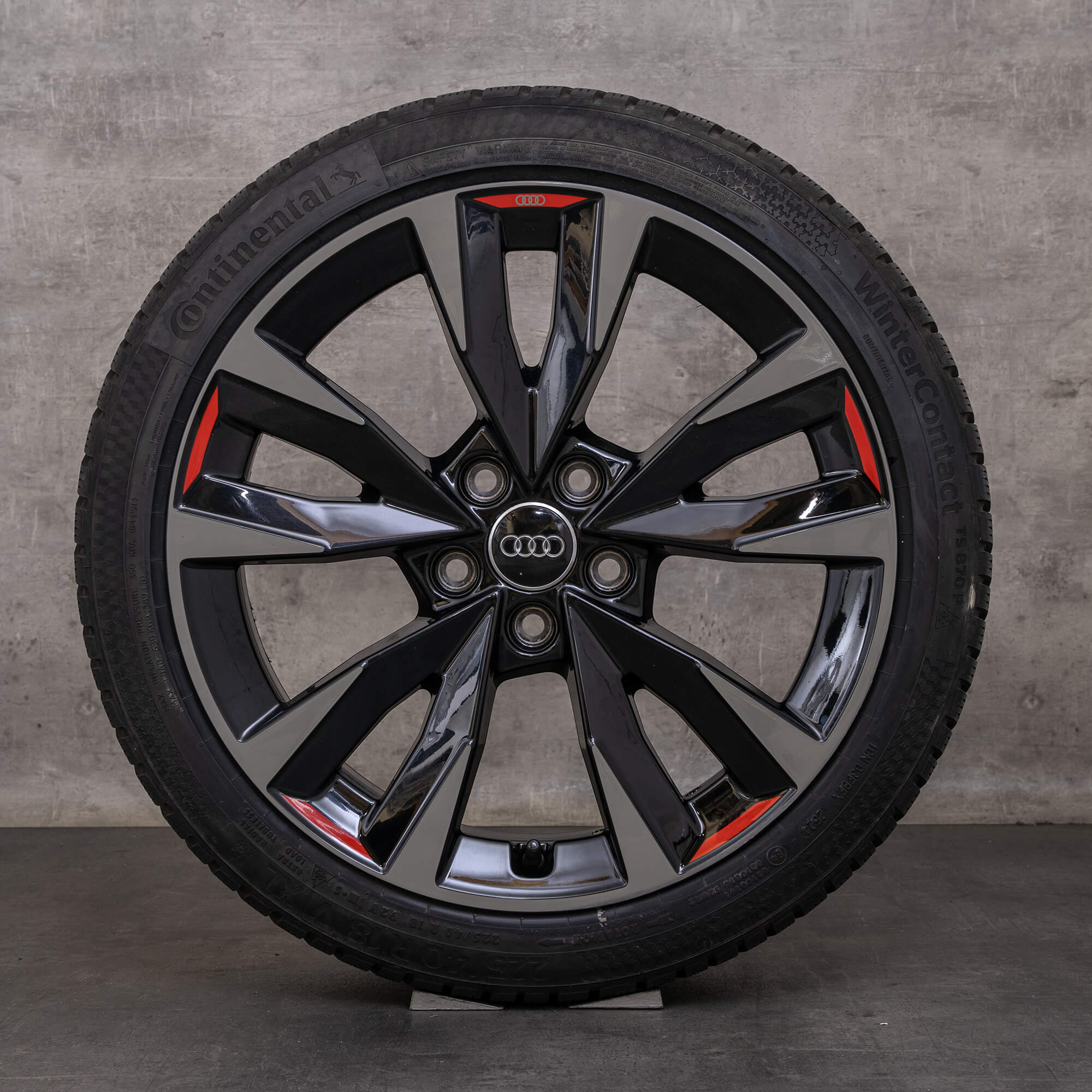 Jantes e pneus inverno originais Audi A3 S3 de 18 polegadas 8Y jantes 8Y0071498 preto cinzento brilhante