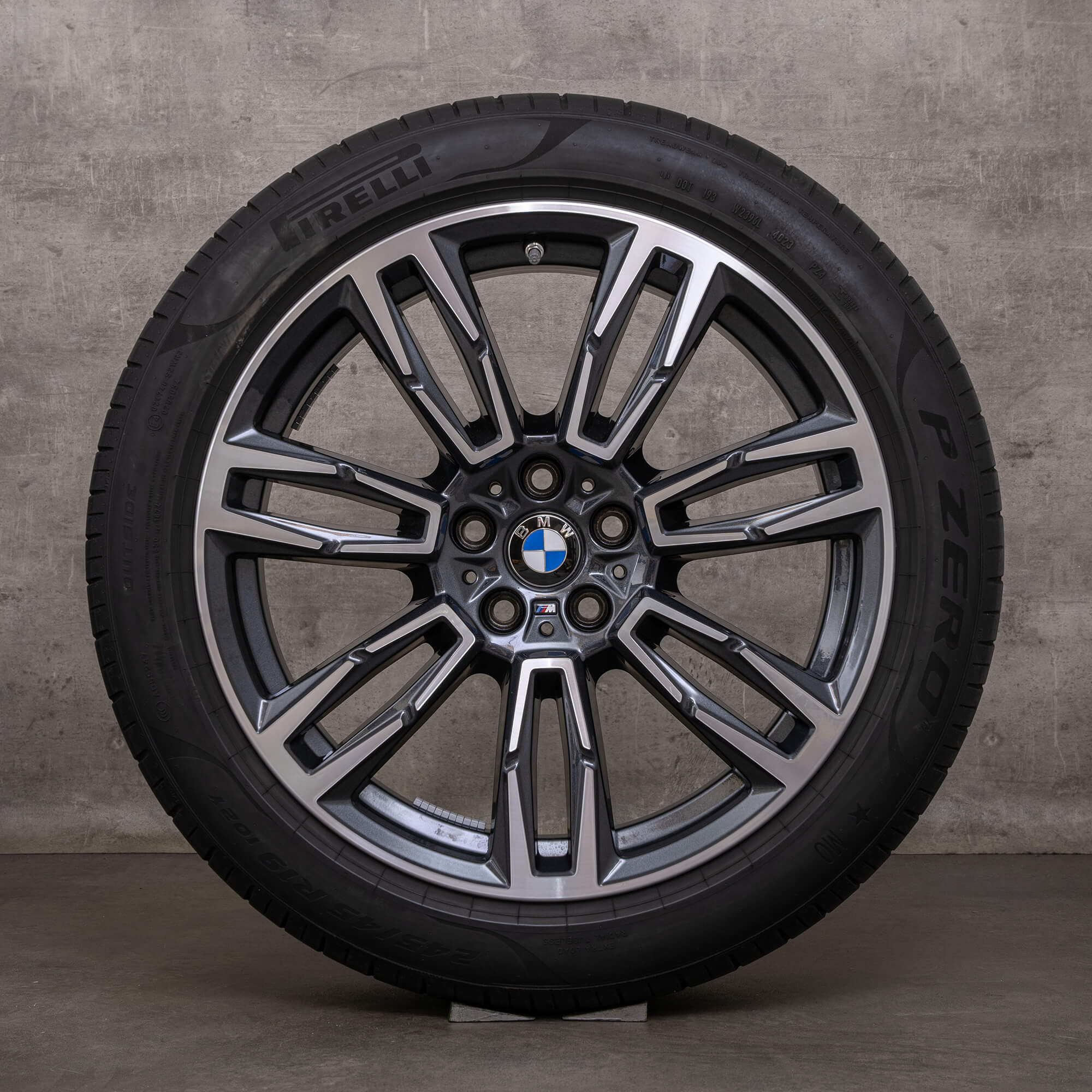 Oryginalał BMW serii 5 i5 koła zimowe 19 cali G60 G61 felgi Styling 935 M 5A324E0 czarne Polerowane