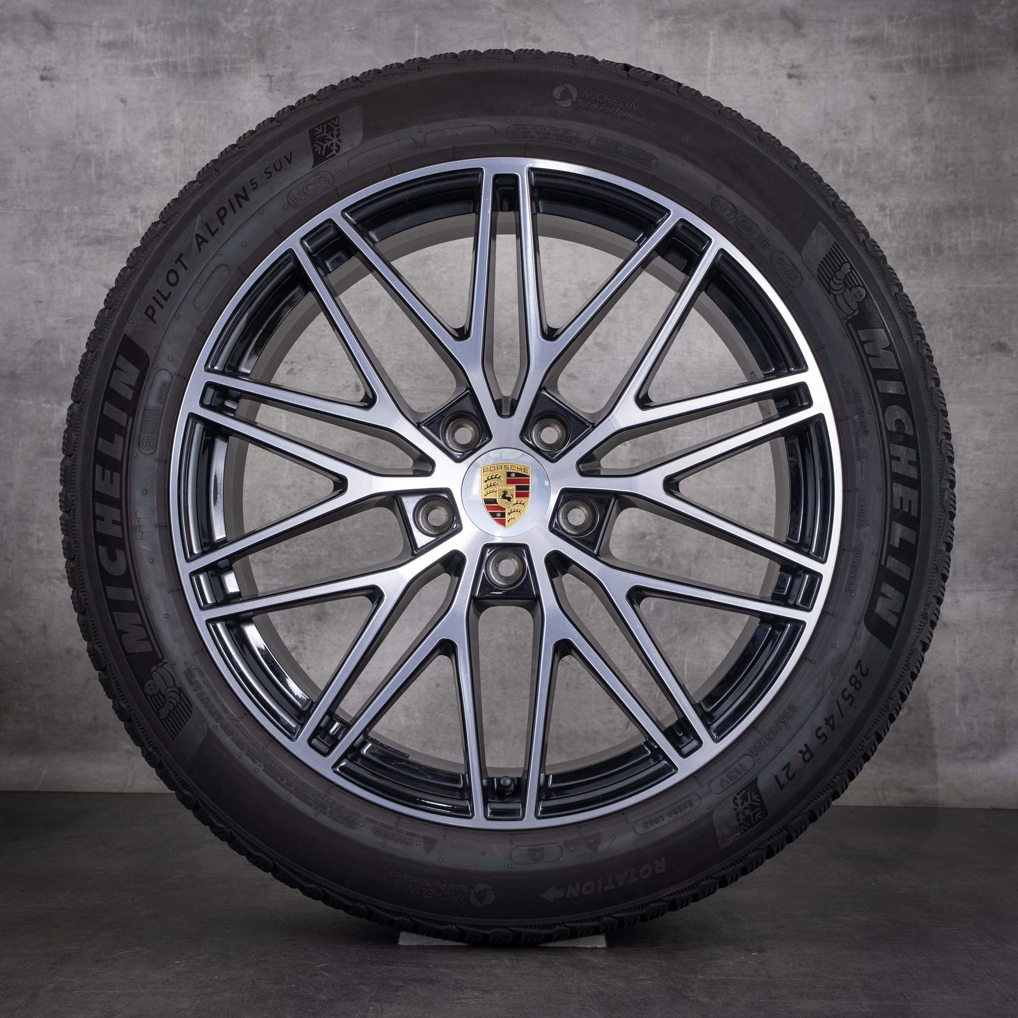 Original Porsche Cayenne Winterräder 21 Zoll 9YA II E3 Felgen RS Spyder 9Y0044603C schwarz front glanzgedreht