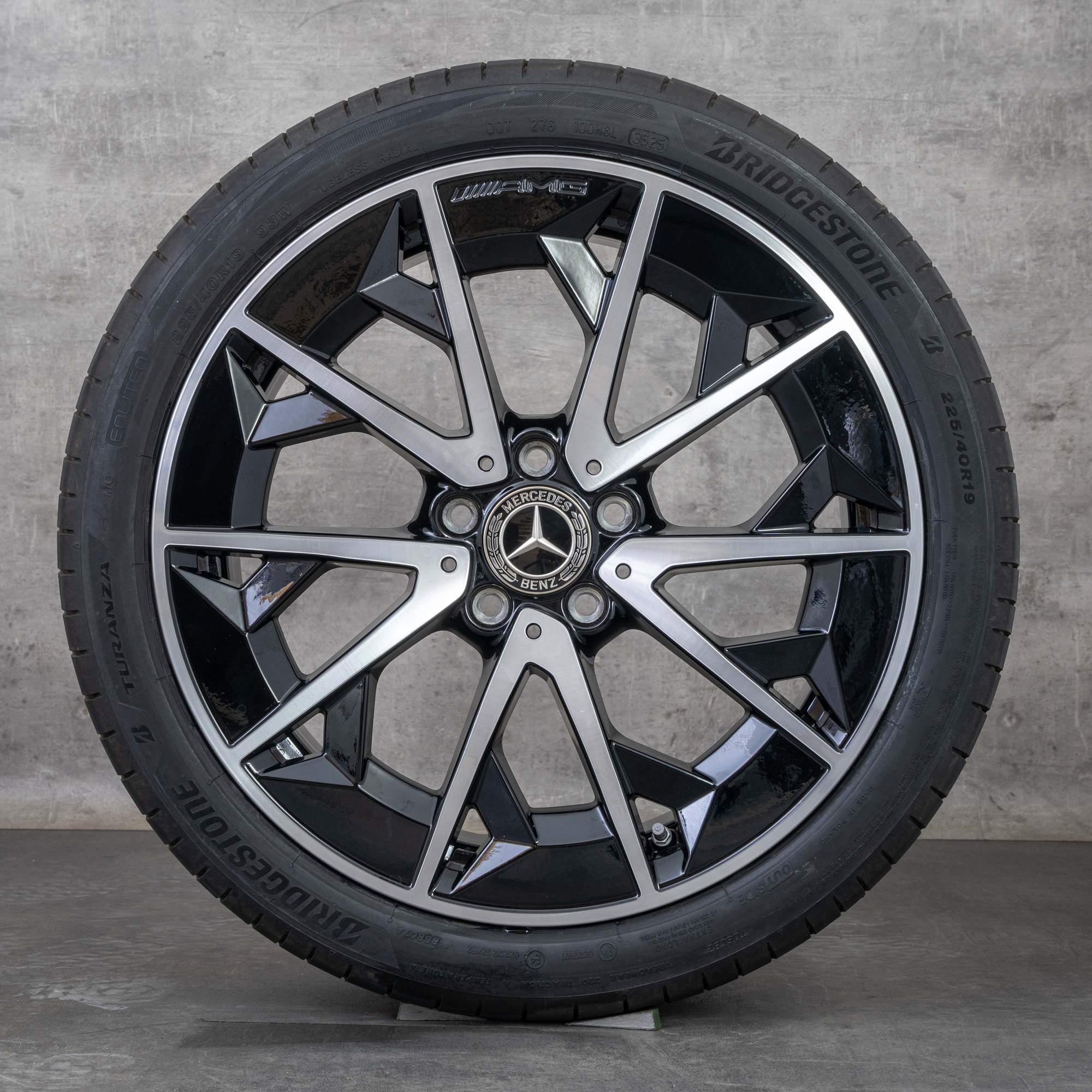 Original Mercedes Benz CLA EQ AMG Felgen 19 Zoll C174 Sommerräder A1744011400 A1744011500 schwarz glanzgedreht NEU