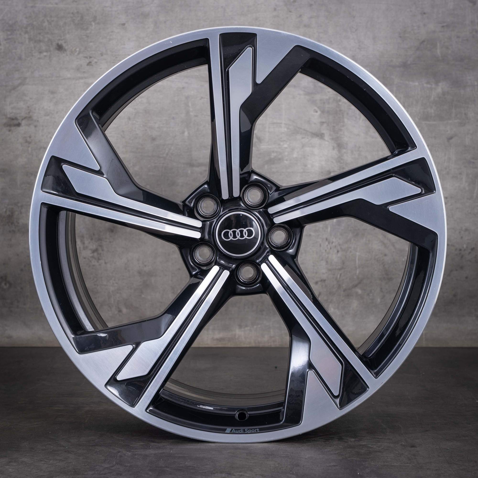 OEM Audi RS4 RS5 20inch B9 8W F5 Flag 8W0601025DT rims Black diamond cut