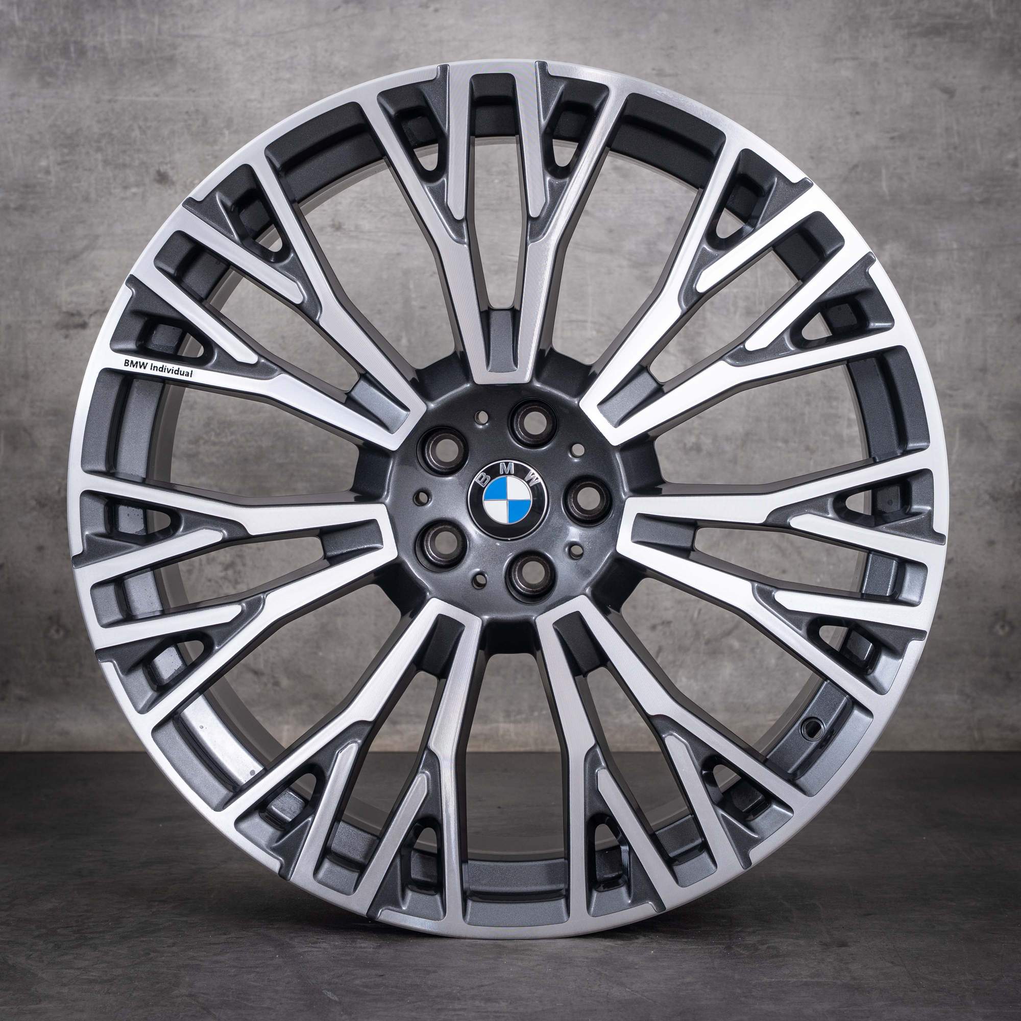 Oryginalne felgi BMW X5 X6 22 cale G05 G06 Styling 745i 6883763 6883764 w kolorze orbit grey z wykończeniem diamond cut