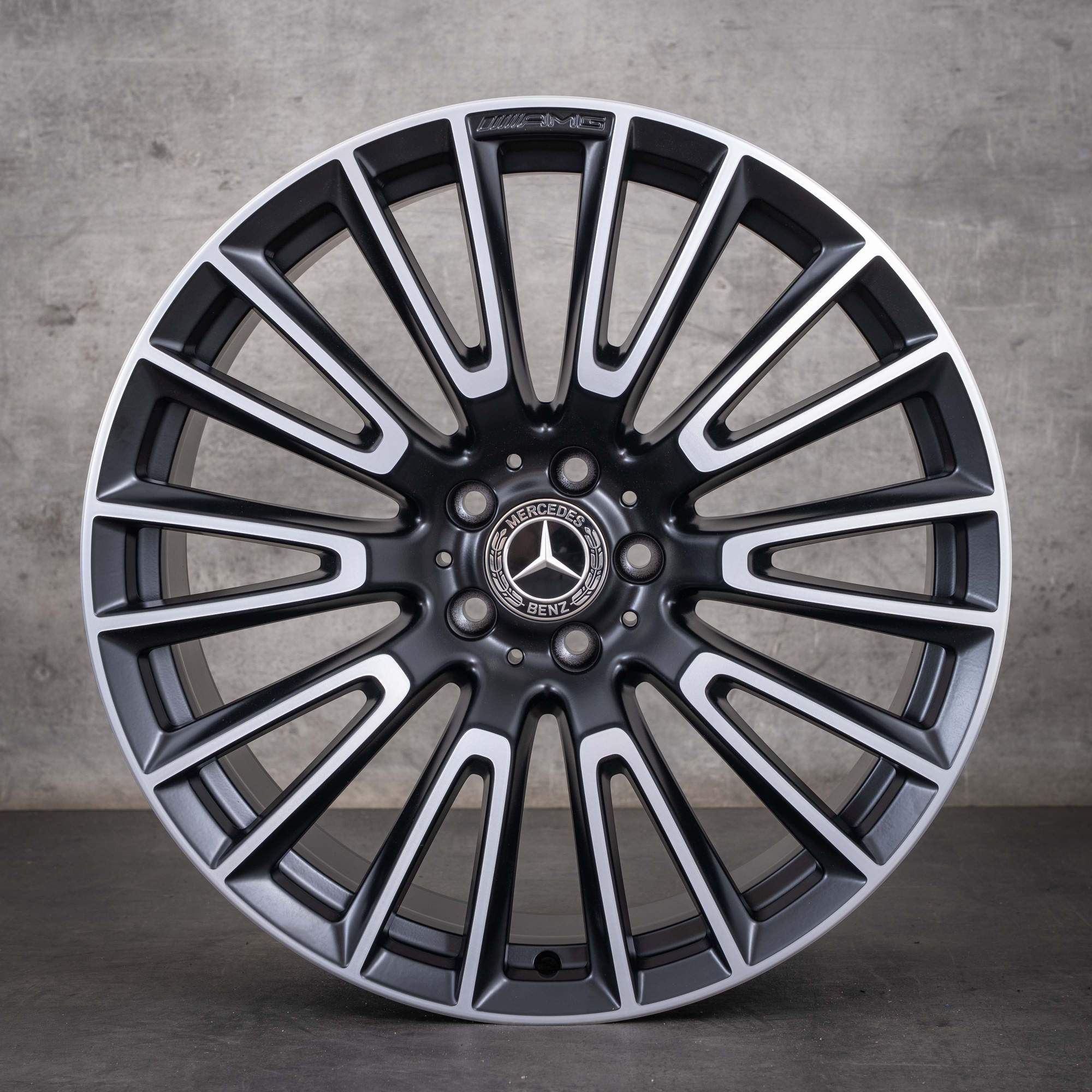 Original Mercedes Benz E-Klasse AMG Winterräder 20 Zoll E 53 Hybrid W214 S214 Felgen A2144011500 A2144011600 schwarz matt glanzgedreht NEU