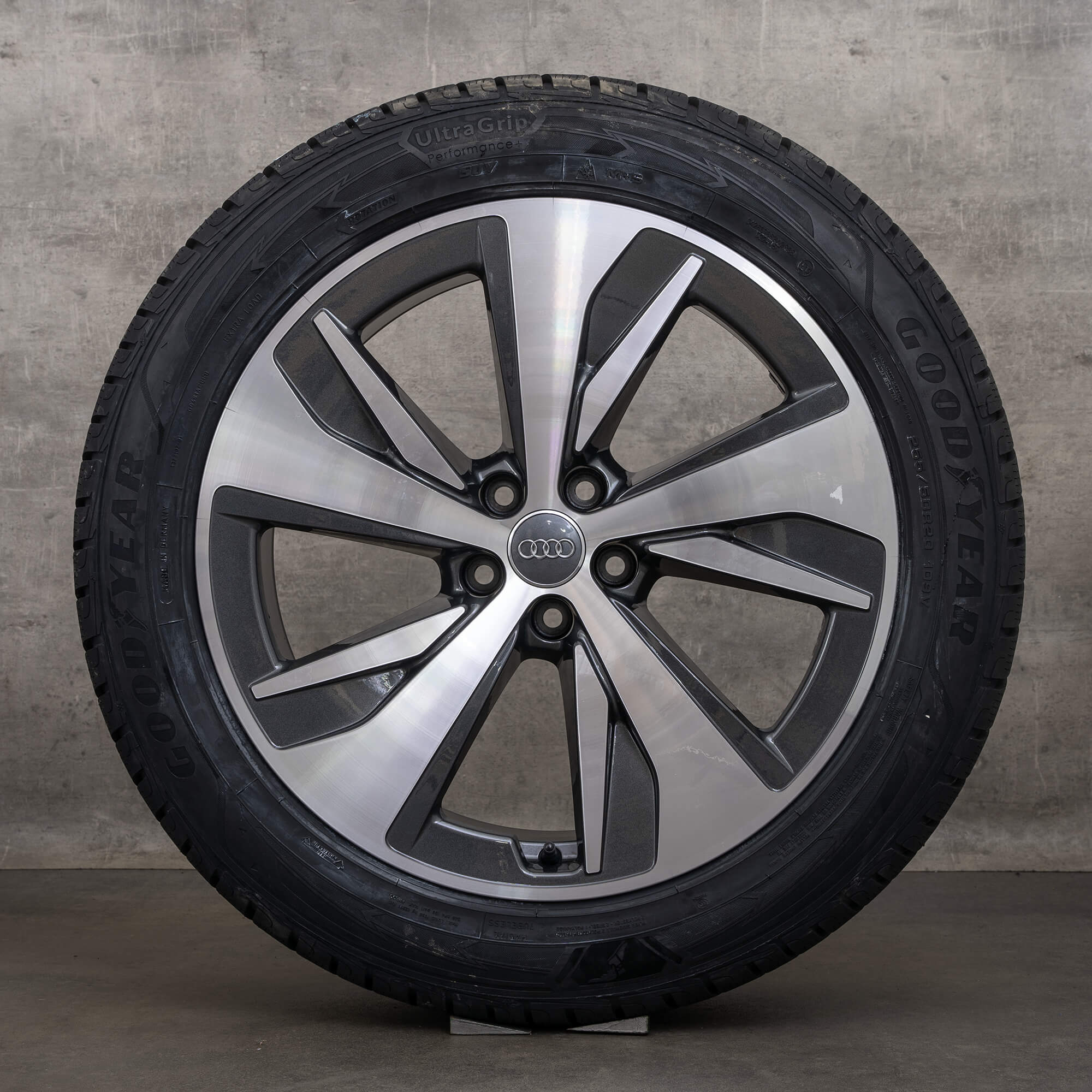 Originální zimni alu kola Audi e-tron Q8 20" GE 4KE disky antracit leštěné 4KE601025AF
