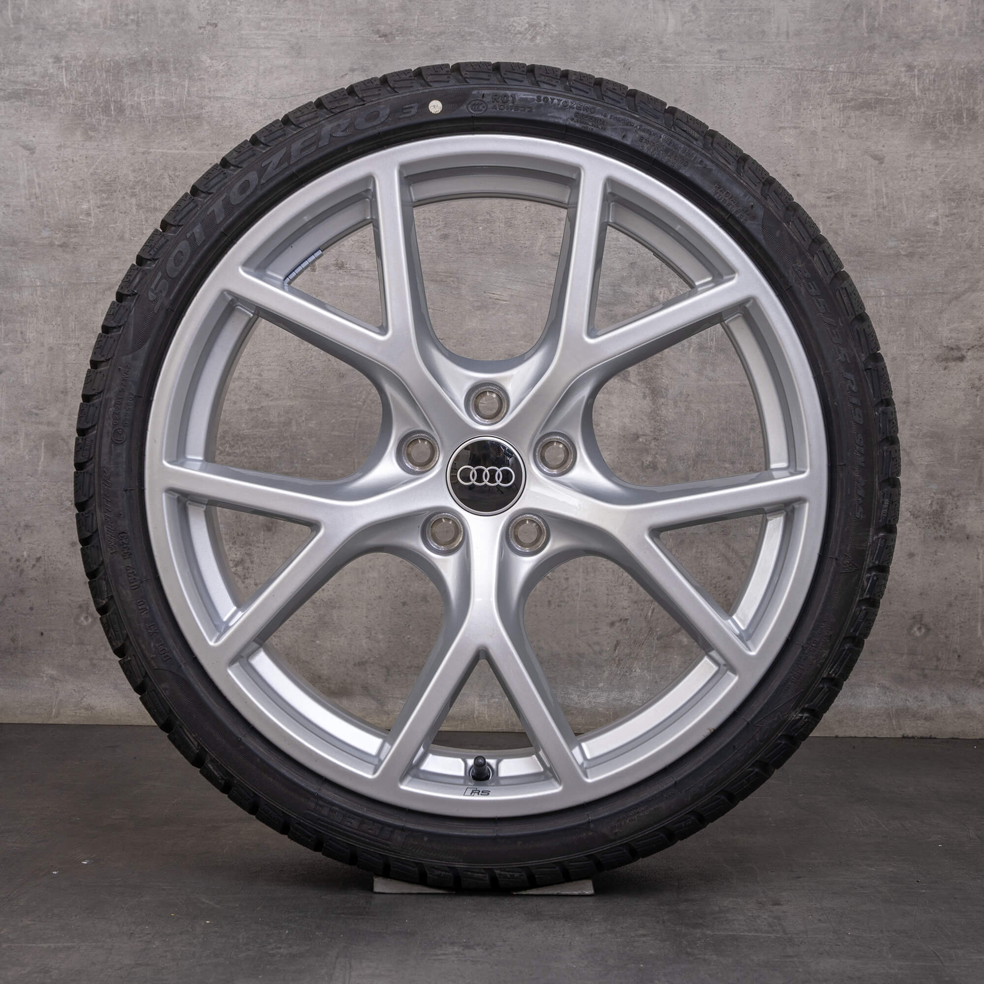 Alkuperäiset Audi RS3 talvirenkaat 19 tuuman 8Y RS vanteet 8Y0601025BT 8Y0601025BQ hopea kiiltävä UUSI