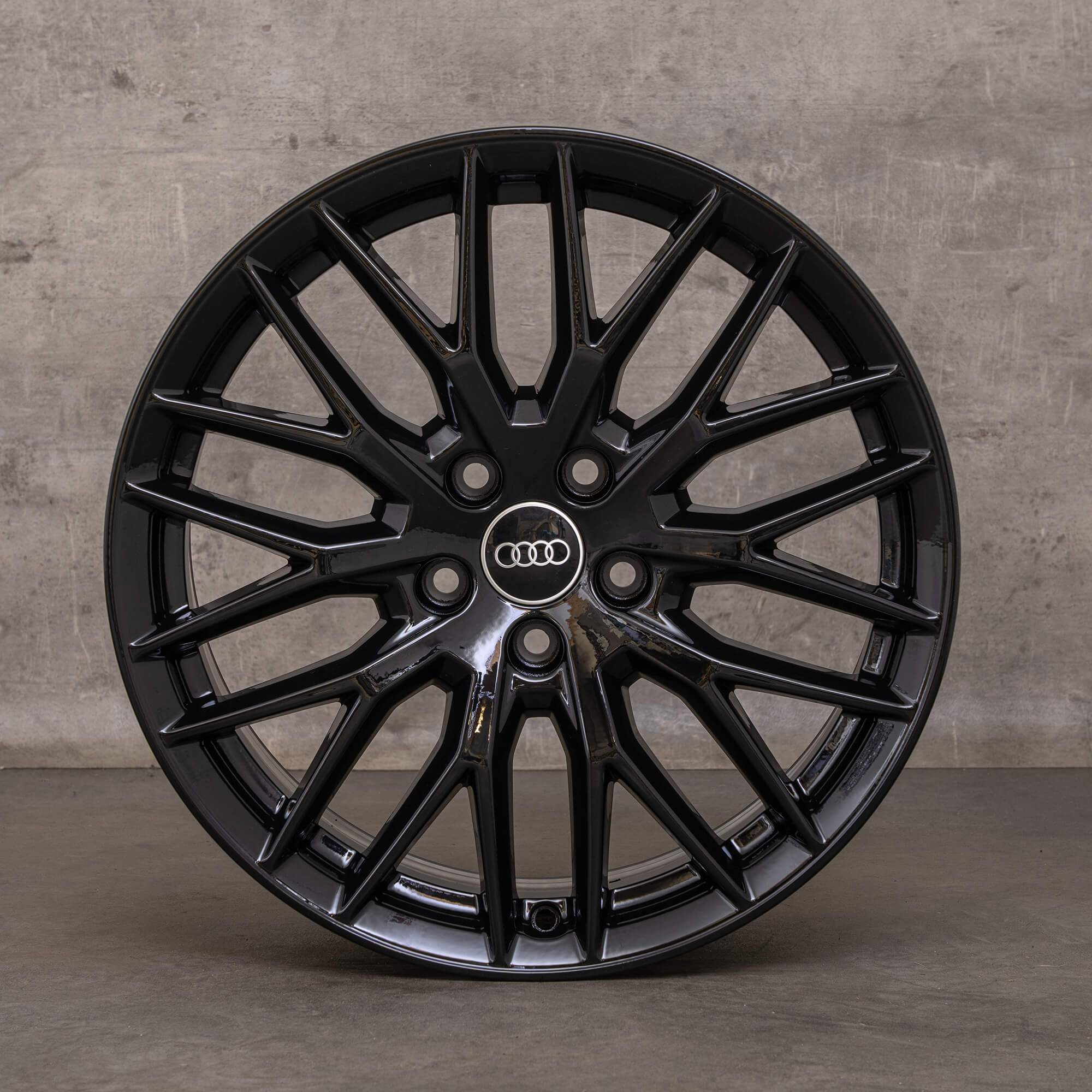 Originale Audi A4 S4 fælge 18 tommer 8W B9 8W0601025Q sort højglans