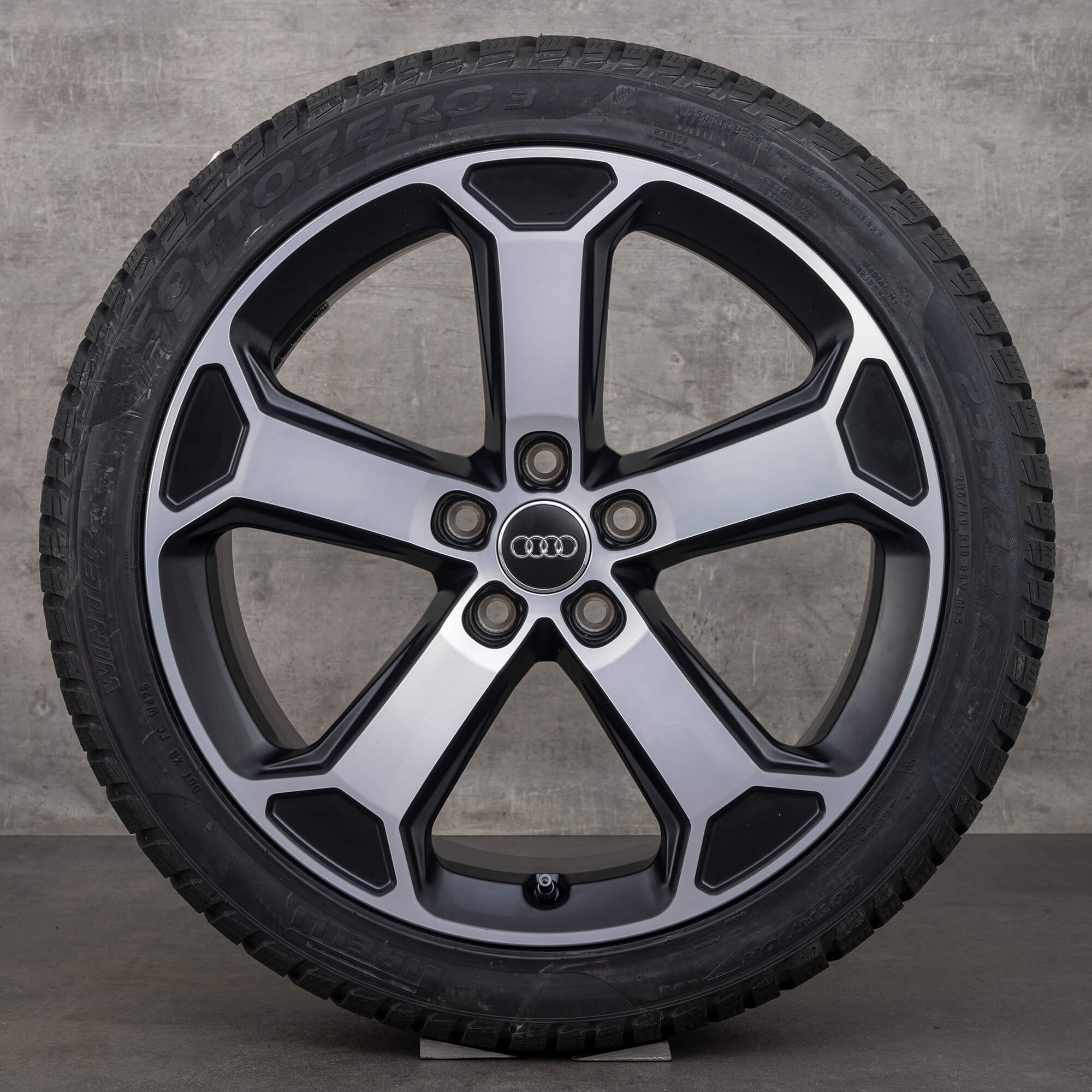 Alkuperäiset Audi Q2 SQ2 talvirenkaat 19 tuuman GA-vanteet 81A071499 musta matta kiillotettu