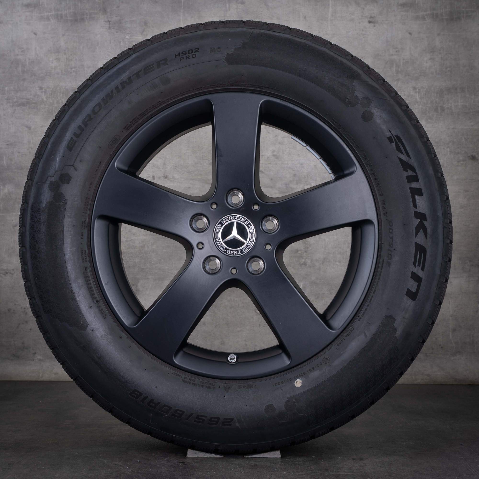 Pneus de inverno originais Mercedes-Benz Classe G 18 polegadas 463A, referência A4634010900, preto mate