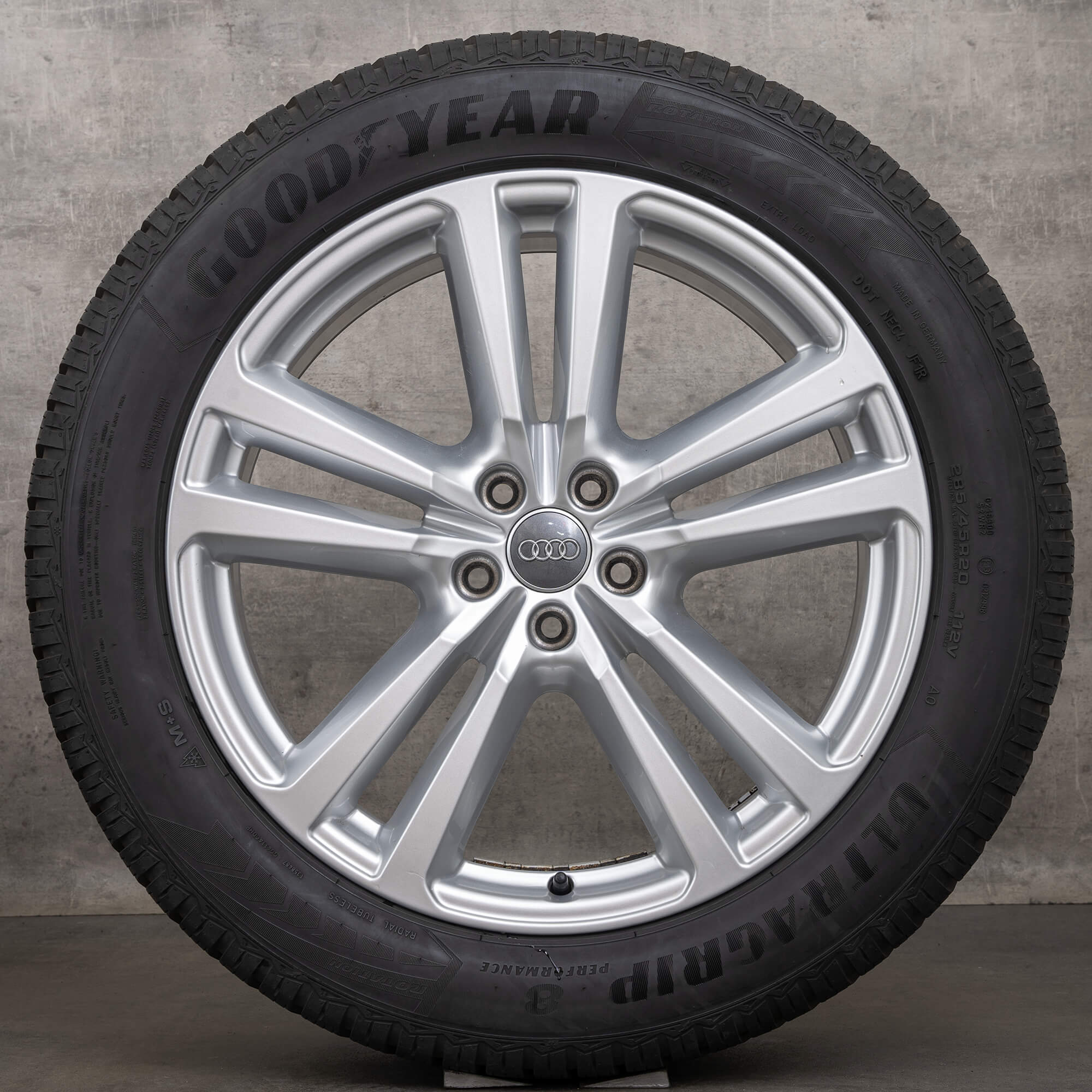 Audi Q7 SQ7 4M Winterräder 20 Zoll Felgen Winterreifen 4M0601025H silber