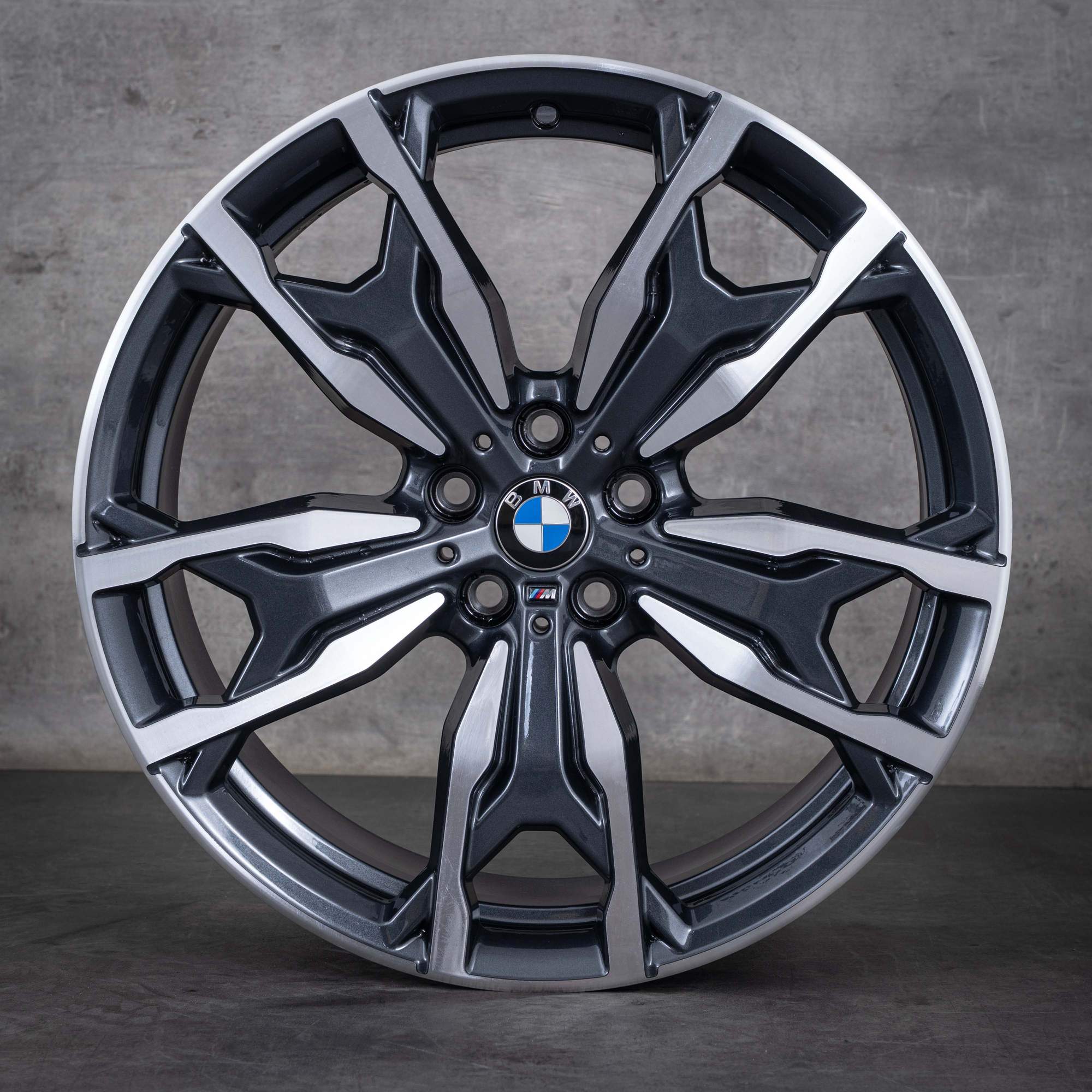 Oryginalne felgi BMW X3 X4 20 cali G01 G02 Styling 787 M 8073791 8073792 orbit grey Polerowane