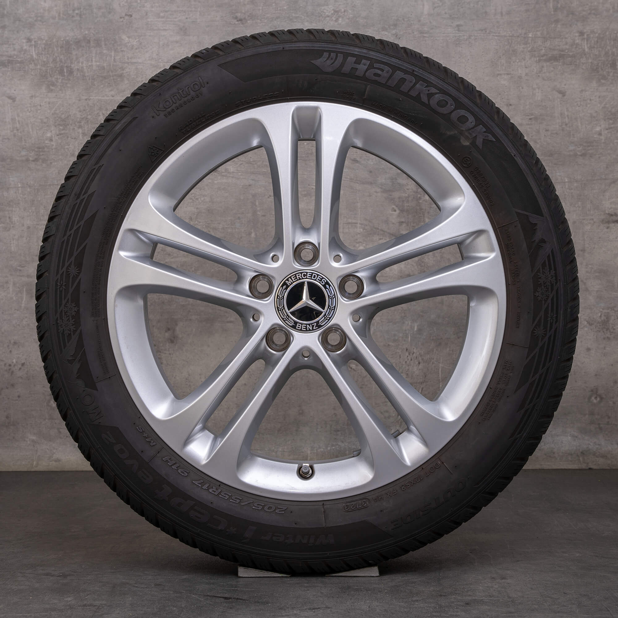 Alkuperäiset Mercedes Benz A B-sarja CLA talvirenkaat 17 tuuman W177 W118 W247 vanteet A1774010400 hopea
