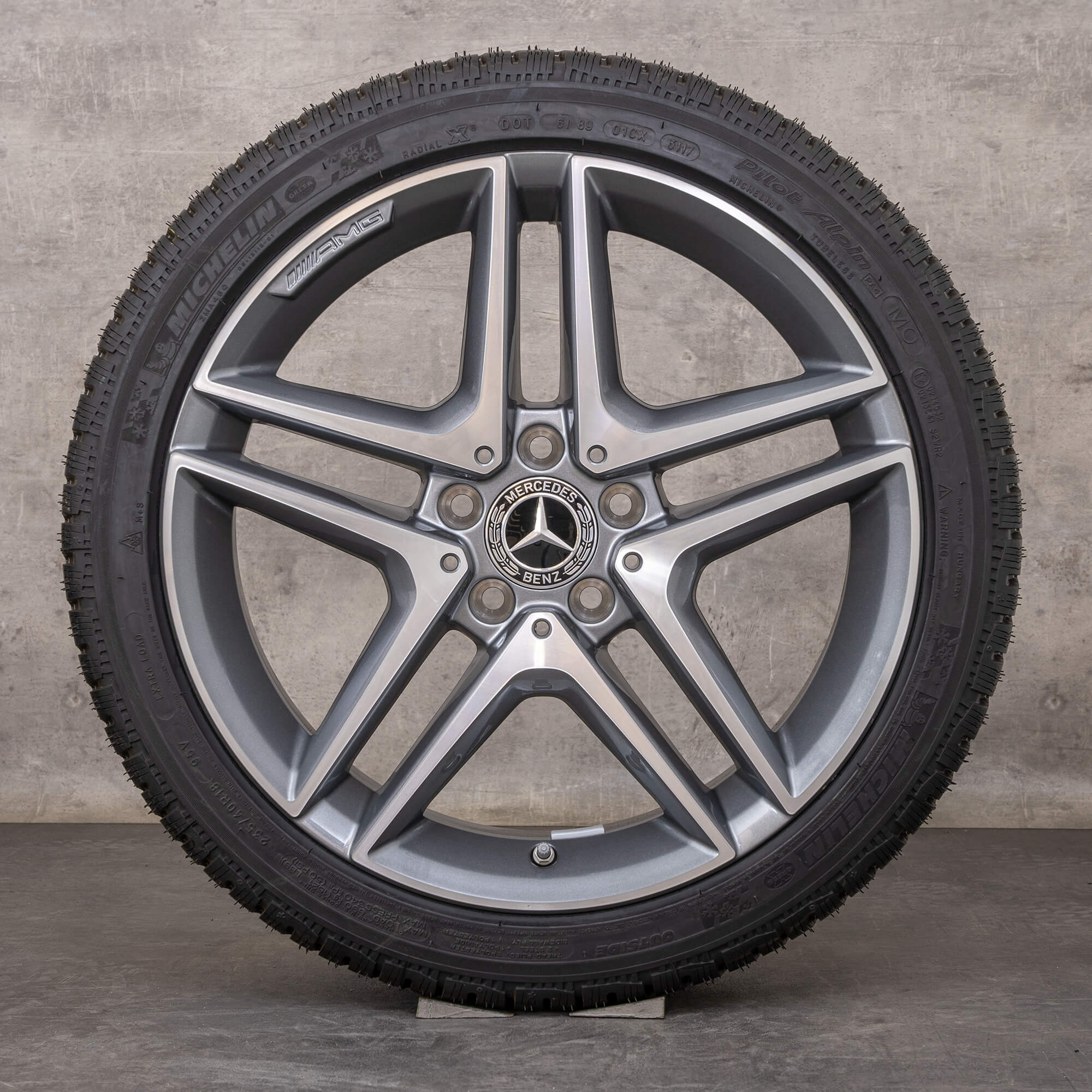 Alkuperäiset Mercedes Benz A-sarjan CLA AMG A45 talvirenkaat 18 tuuman W176 W117 vanteet A1764010000 himalajanharmaa kiillotettu