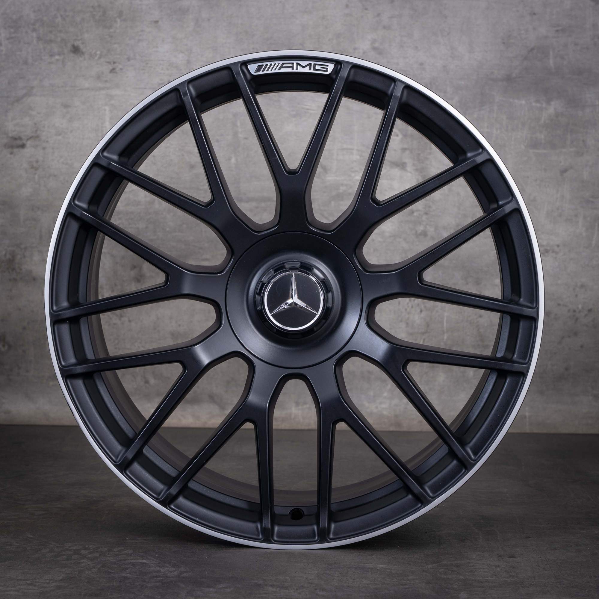 Alkuperäiset Mercedes-Benz C-sarjan C63 S AMG -vanteet 19 tuumaa W205 S205 A2054011700 A2054011800 mattamusta diamond cut