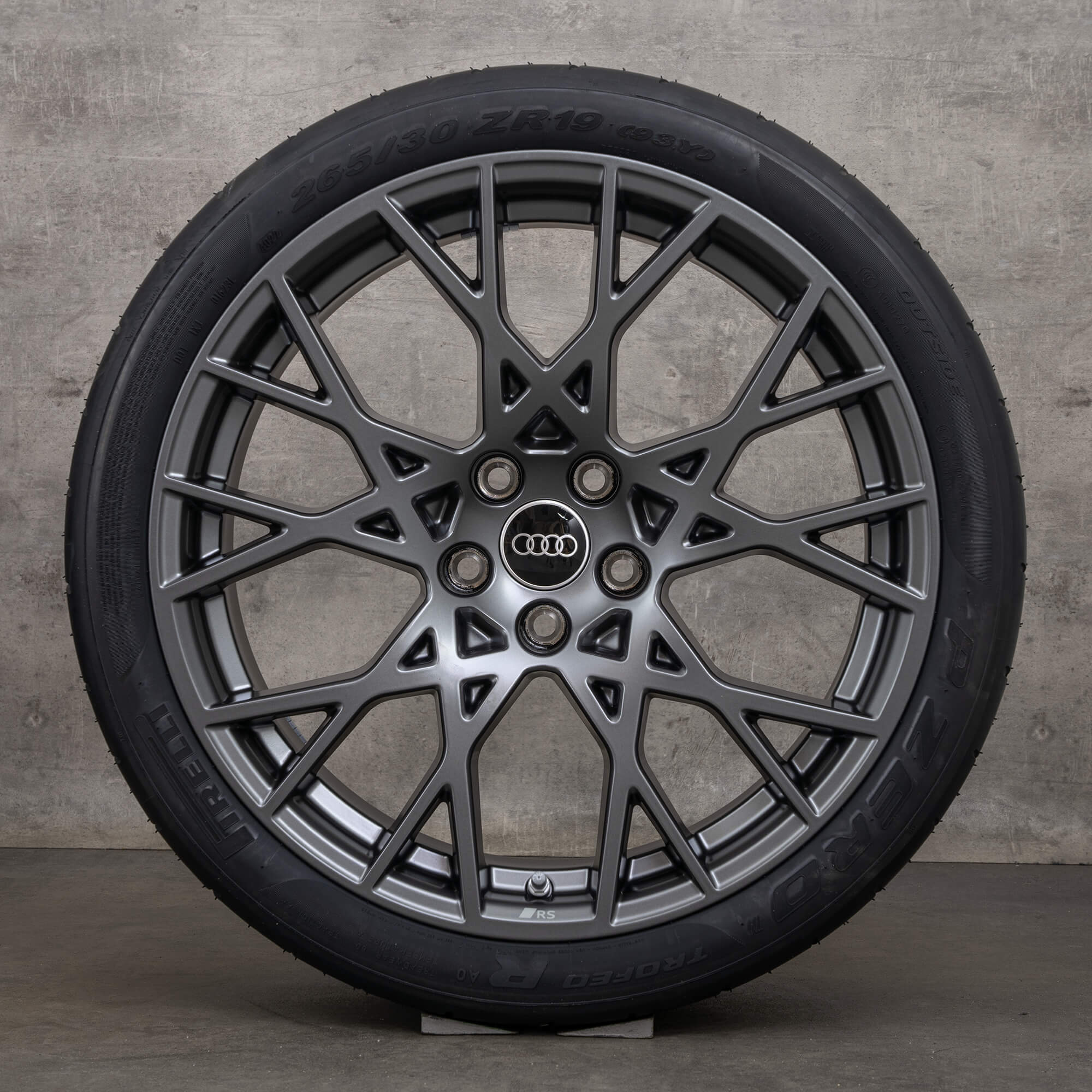 Audi RS3 8Y ruote estive cerchi da 19 pollici pneumatici estivi 8Y0601025CK