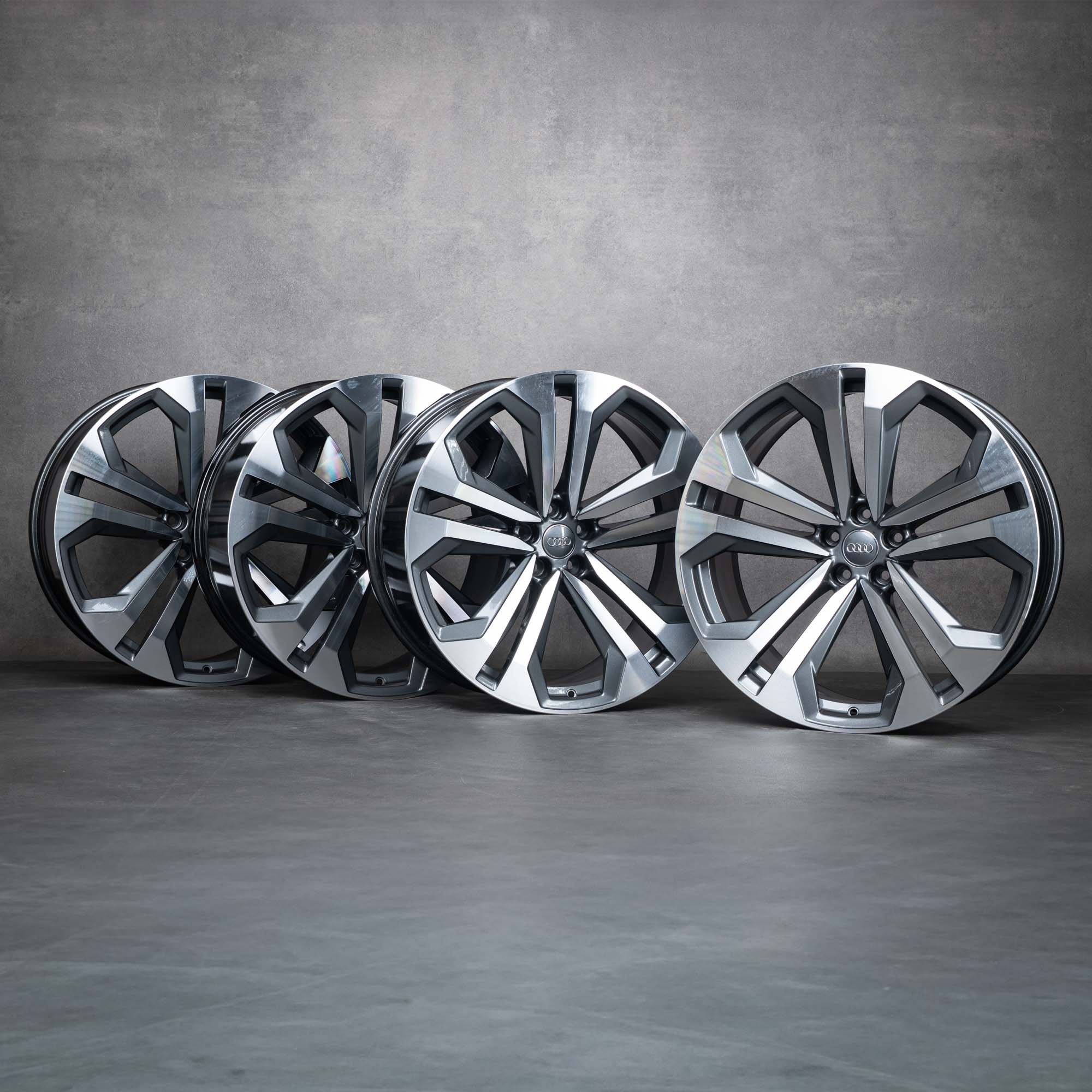 Oryginał Audi Q8 SQ8 felgi 22 cale 4M8 aluminiowe 4M8601025K tytanowe polerowane