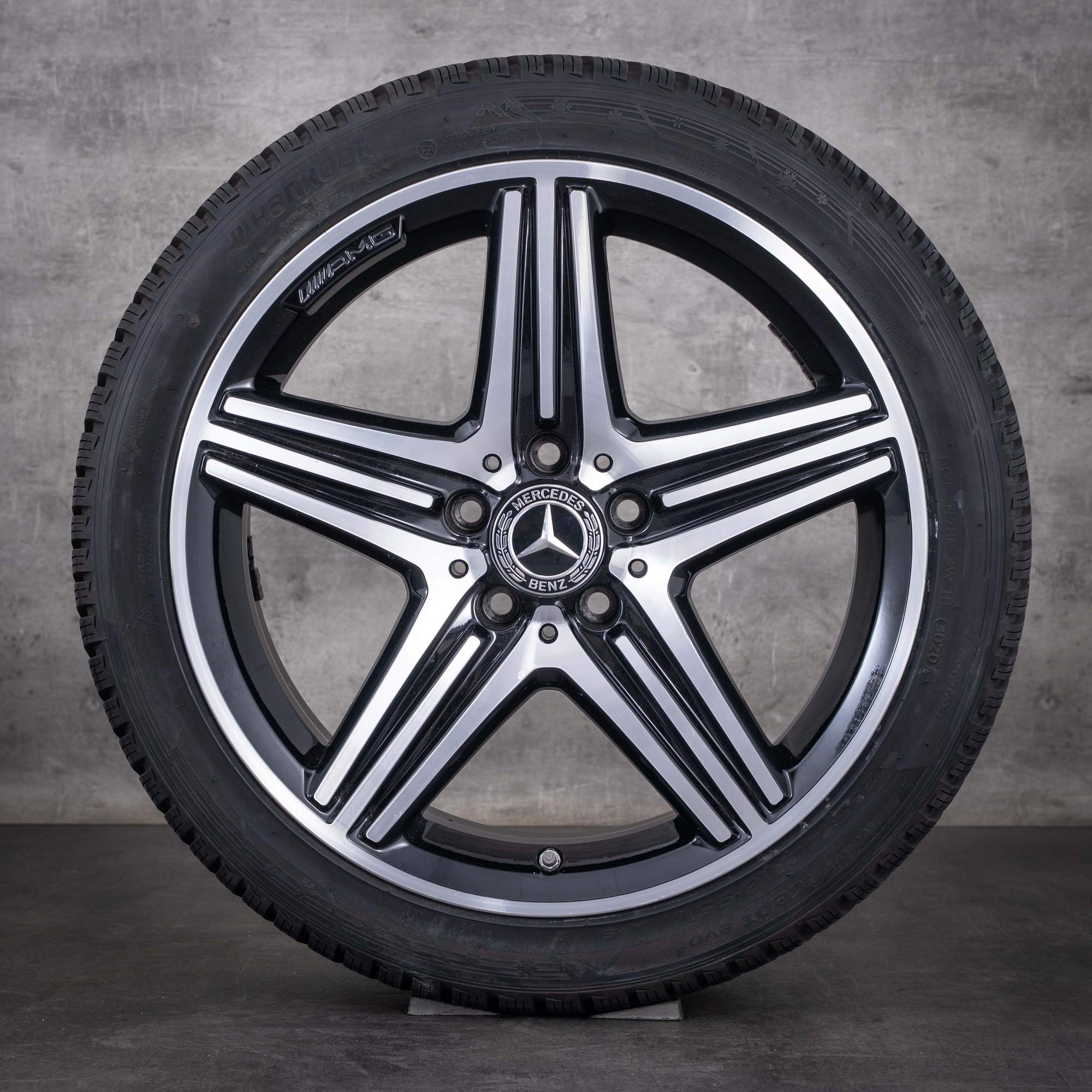 Oryginalne koła zimowe Mercedes-Benz Klasy A A45 CLA45 AMG 18 cali W176 C117 A1764010402 czarne z efektem diamond cut