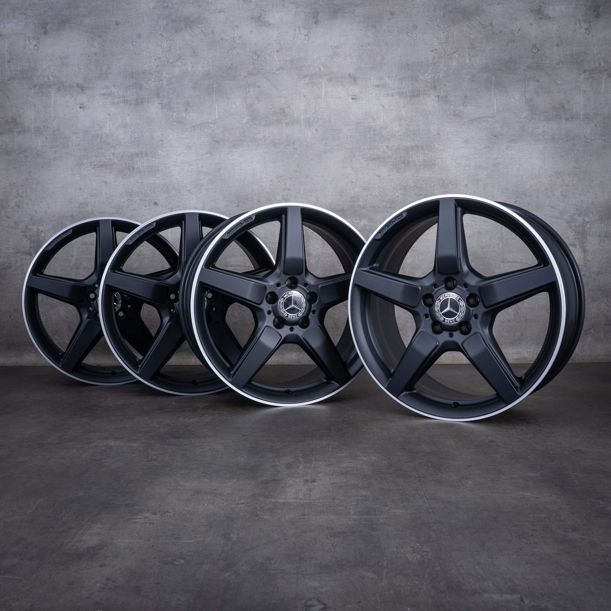 Original Mercedes-Benz CLS AMG-fälgar 19 tum C218 X218 A2184011602 A2184011702 svarta matt kant glanspolerad NYA