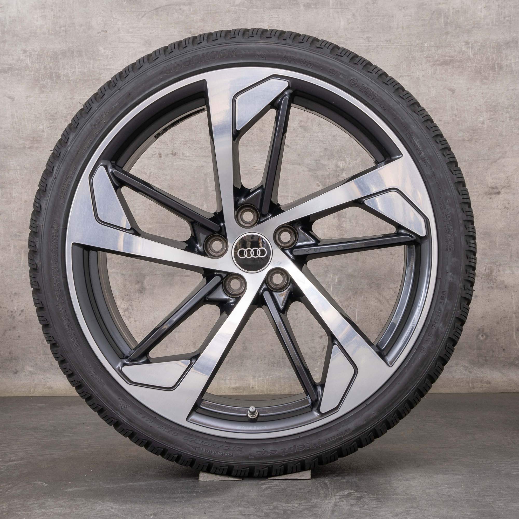 Original Audi RS4 RS5 vinterhjul 20 tum 8W B8 B9 fälgar 8W0601025CL granitpolerad