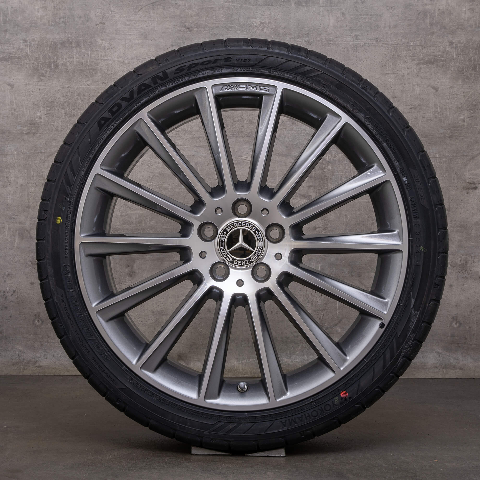 Genuine AMG Mercedes Benz Classe C cerchi 19 pollici W205 S205 C205 A205 pneumatici estivi A2054011300 A2054016600 himalaya grigio lucido tornito
