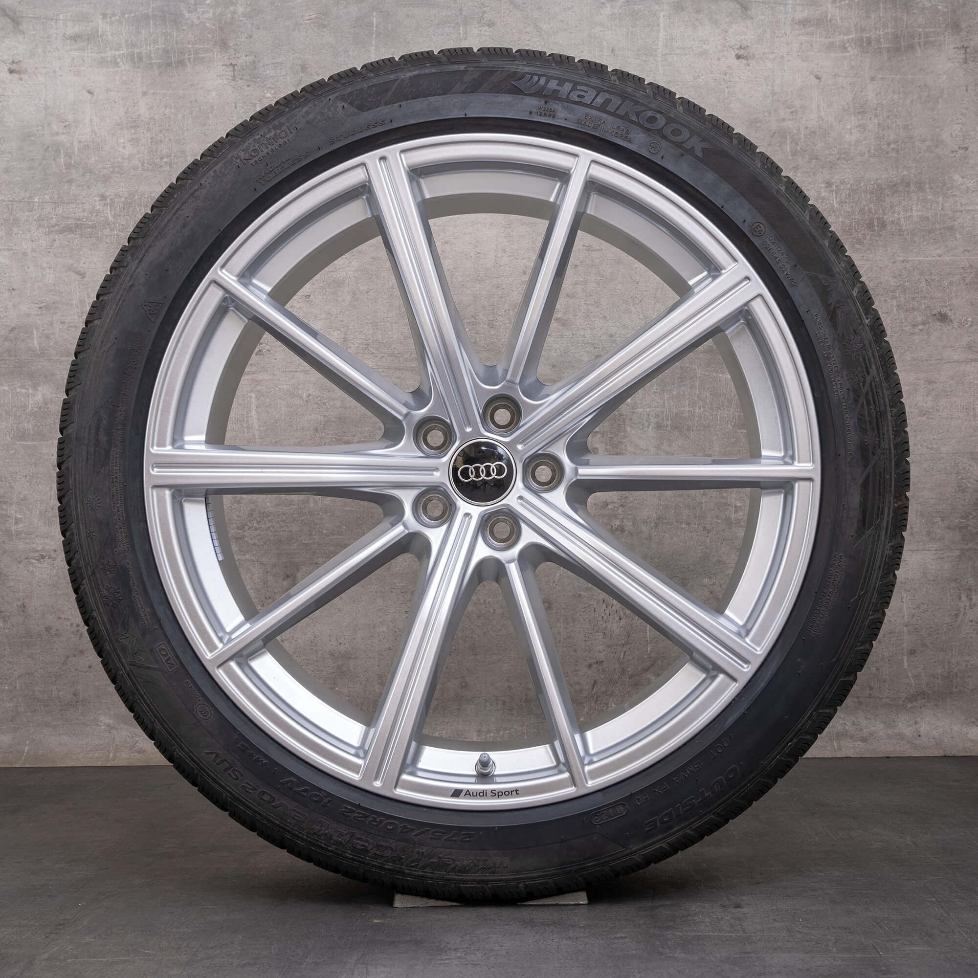 Original Audi RS Q8 Winterräder 22 Zoll 4M8 Felgen 4M8601025DB silber