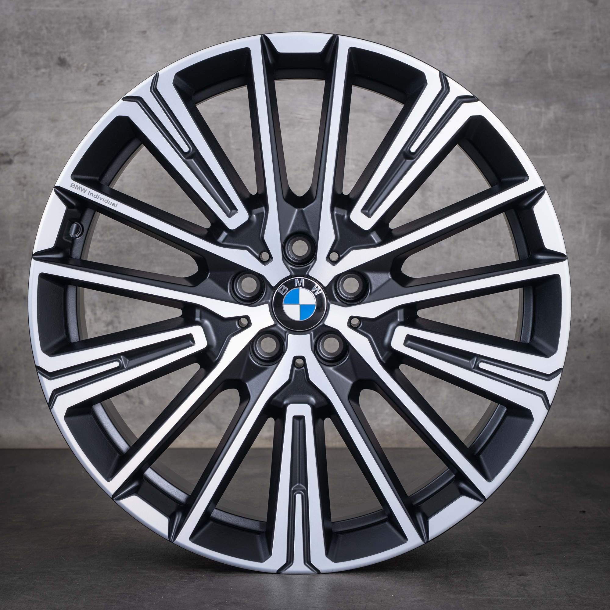 Original BMW X1 iX1 X2 iX2 fälgar / fälg 20 tum U11 U10 Styling 869 6898042 matt svart, front polerad NY