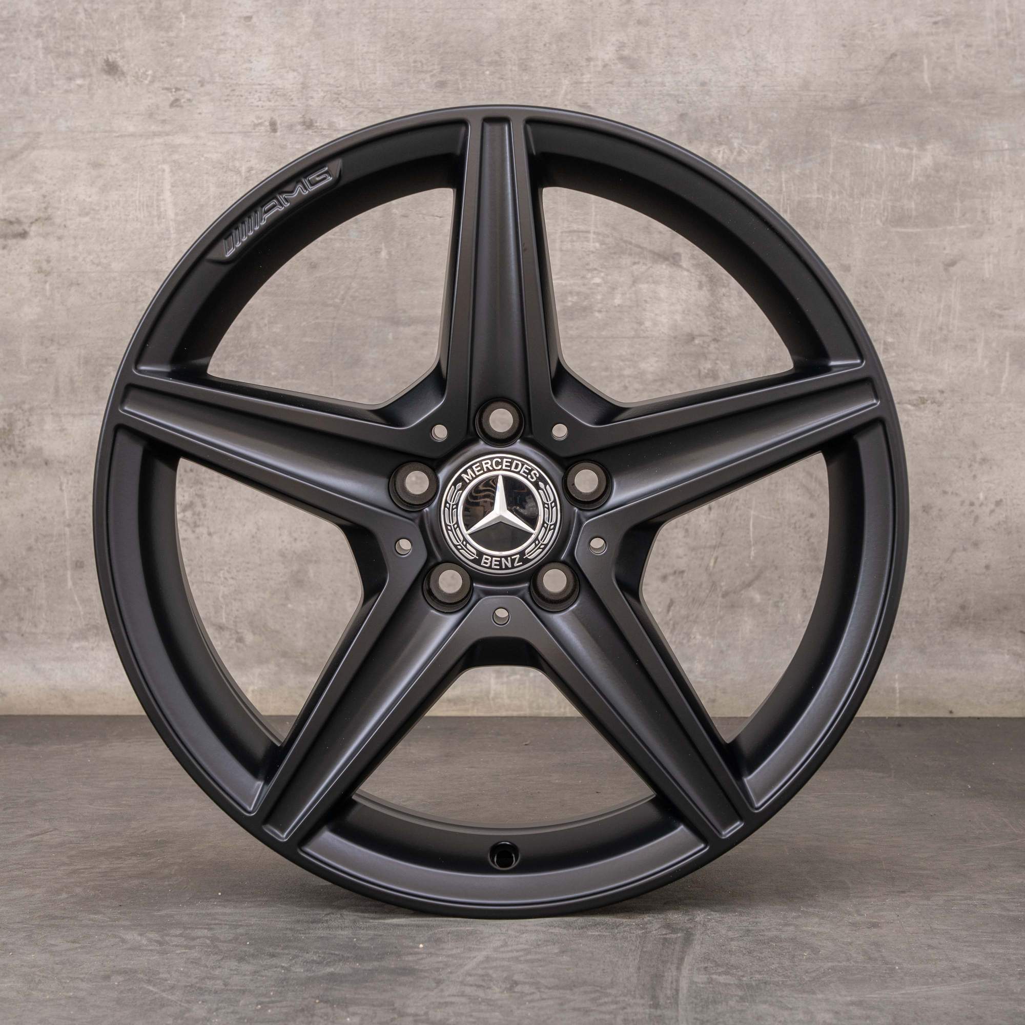 Alkuperäiset Mercedes Benz C-sarjan C 43 AMG-vanteet 18 tuumaa W205 C450 A2054014800 A2054011100 musta matta