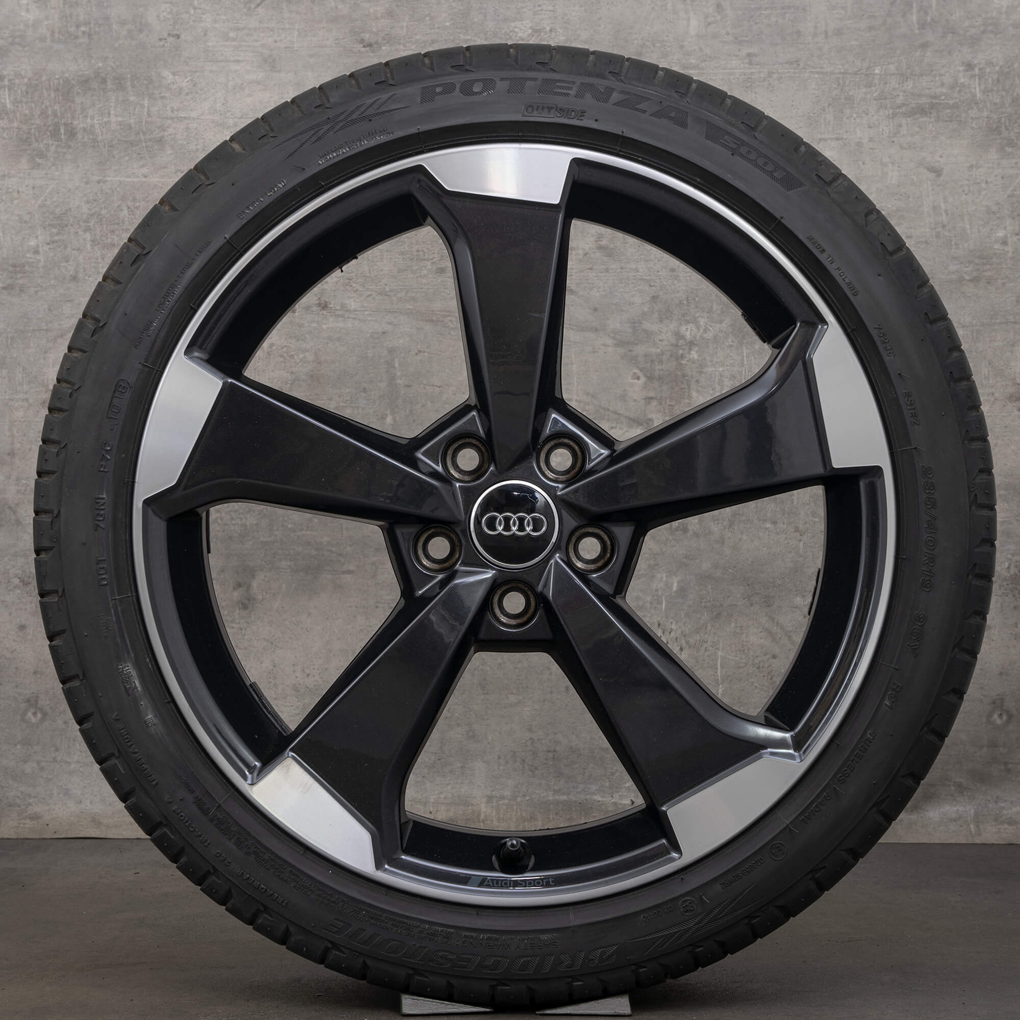 Letní pneumatiky Audi Q2 SQ2 letni alu kola 19 palcové ráfky Rotor II S line