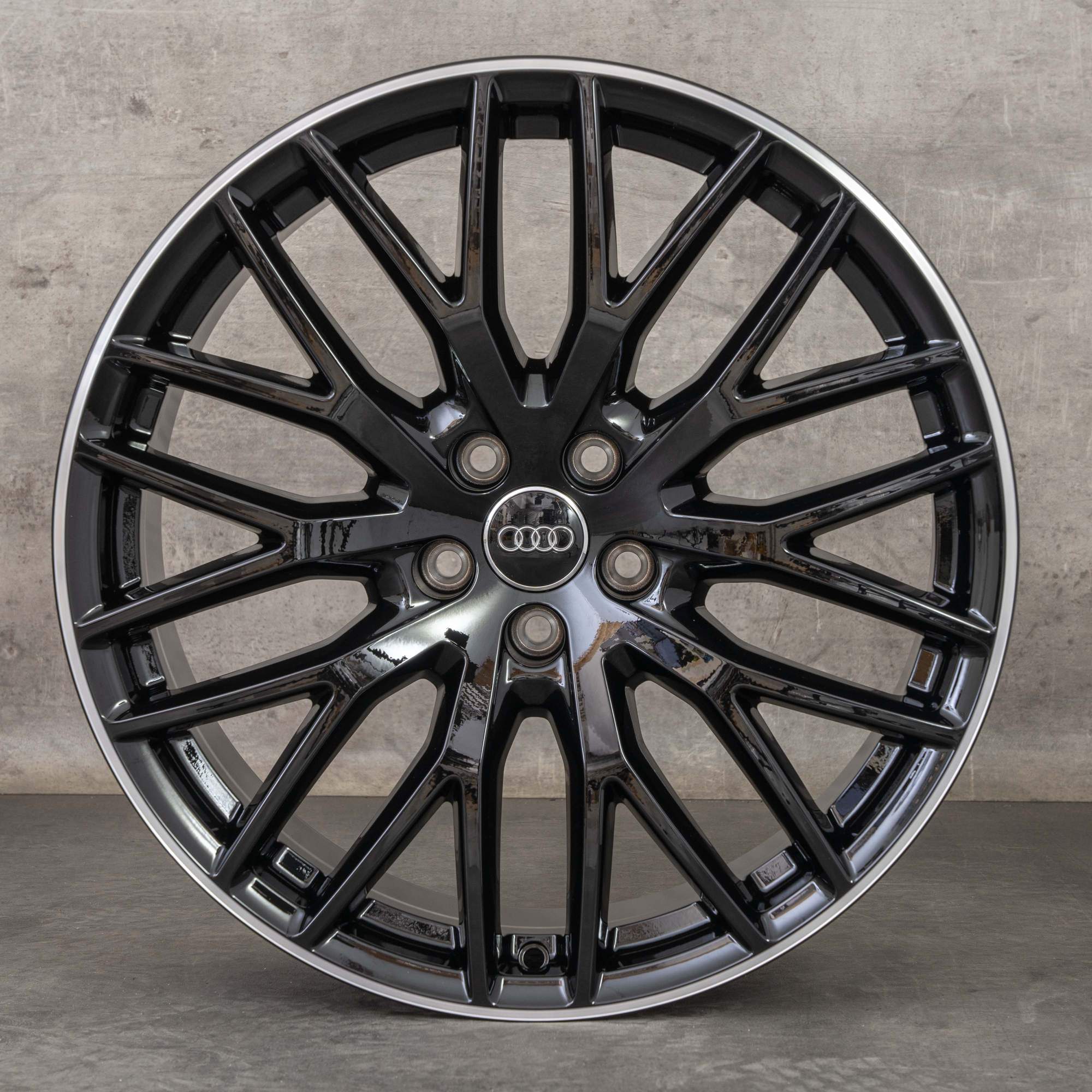 Oryginalne felgi Audi Q7 SQ7 20 cali 4M – opony letnie 4M0601025BJ czarne z efektem diamond cut NOWE
