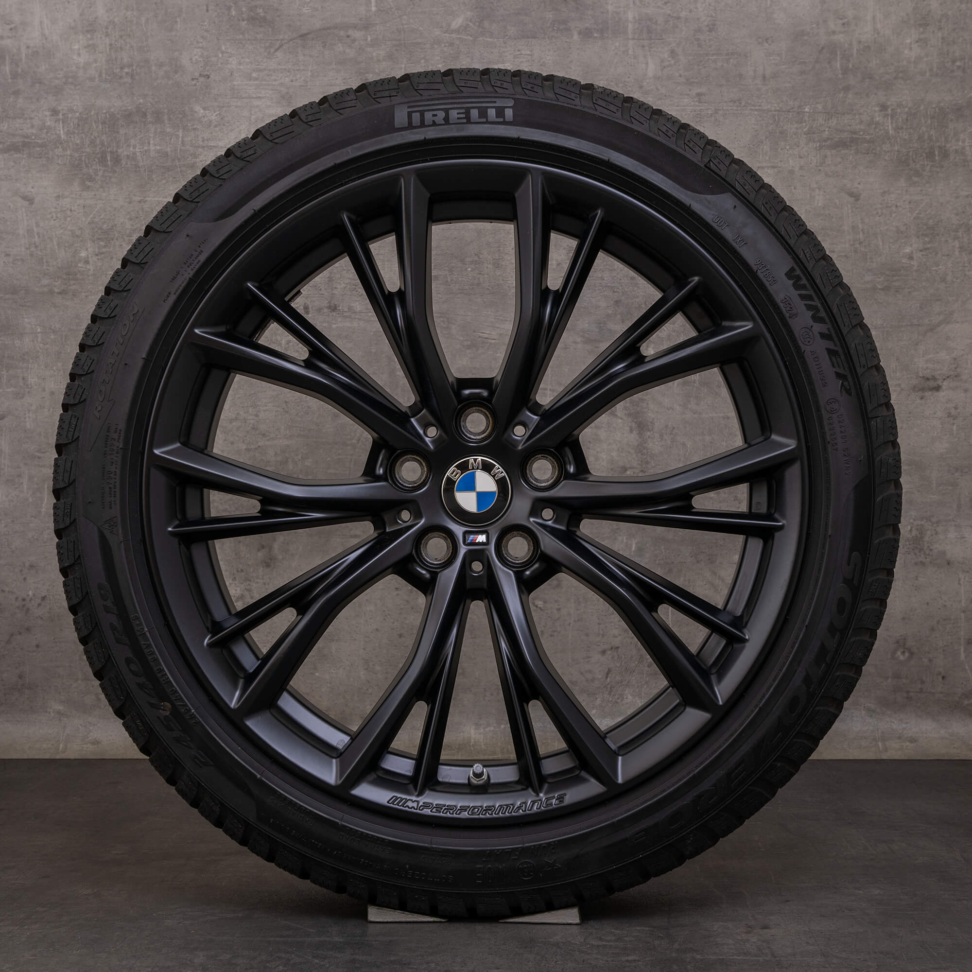 Oryginalne koła zimowe BMW serii 5 19 cali G30 G31 stylizacja felg 786 M 6885455 czarny mat
