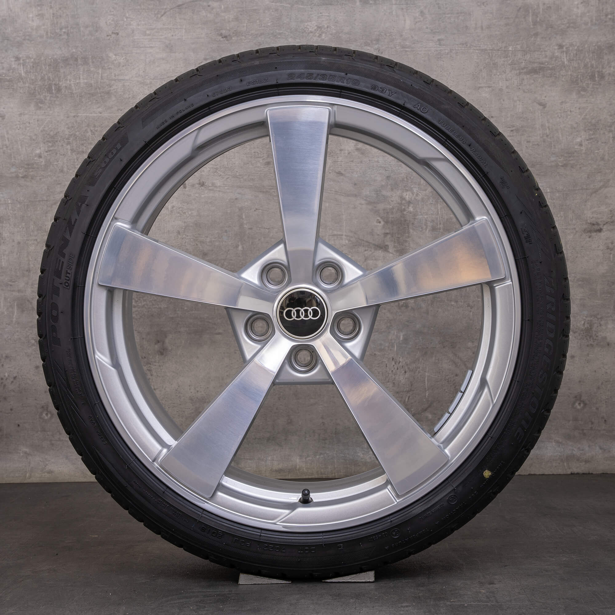 Originale Audi TT S RS vinterdæk med fælge 19 tommer 8S FV 8S0601025AQ sølv poleret